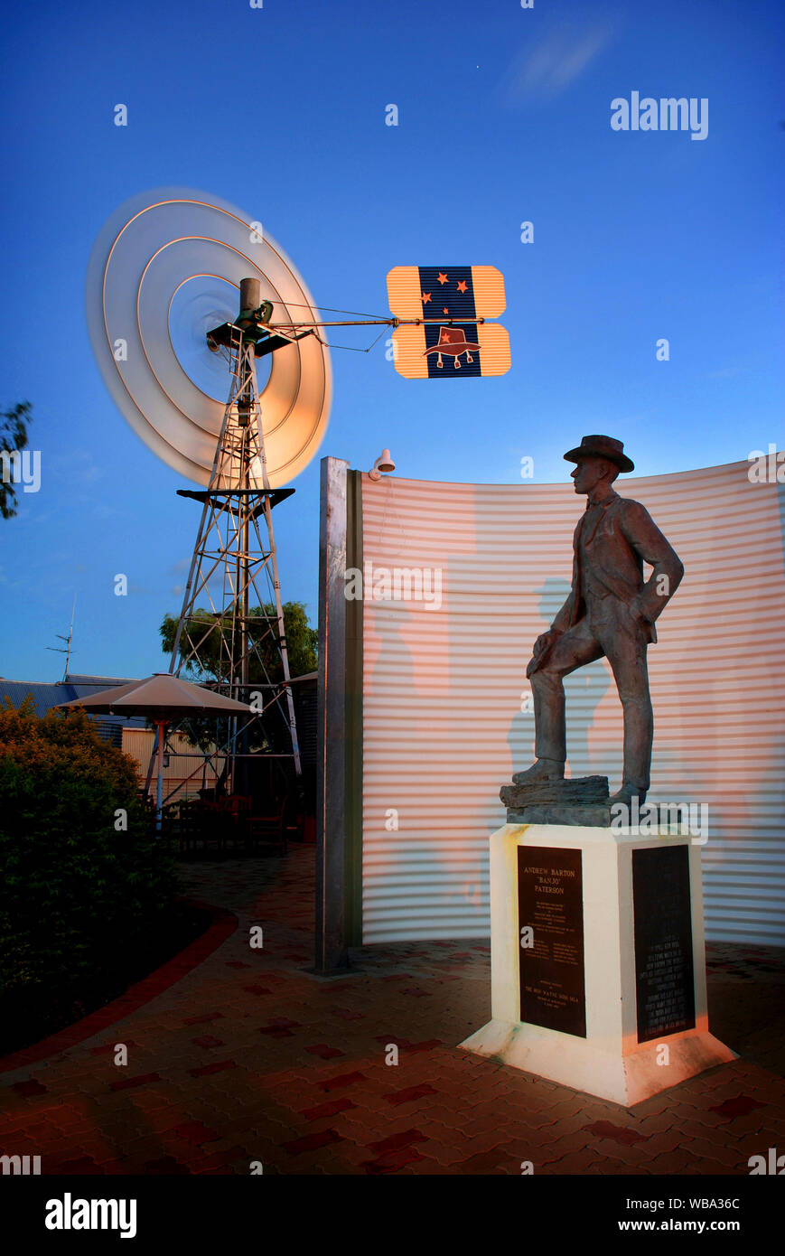 Statue von AB (Banjo Paterson) außerhalb der Waltzing Matilda. Winton, westlichen Queensland, Australien Stockfoto