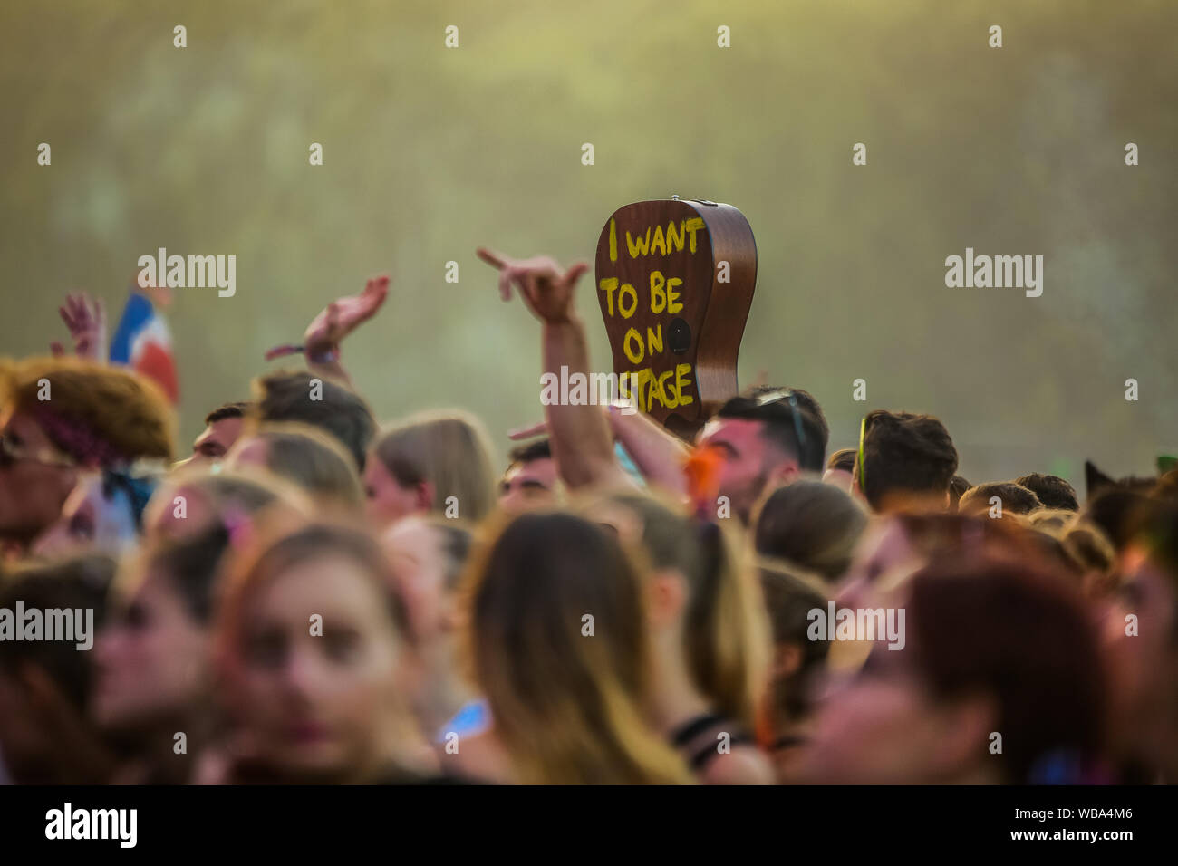 Budapest, Ungarn. 11 Aug, 2019. Menschen, Portraits, Crownd, Sonnenuntergang vom Sziget Festival 2019 (Foto von Luigi Rizzo/Pacific Press) Quelle: Pacific Press Agency/Alamy leben Nachrichten Stockfoto