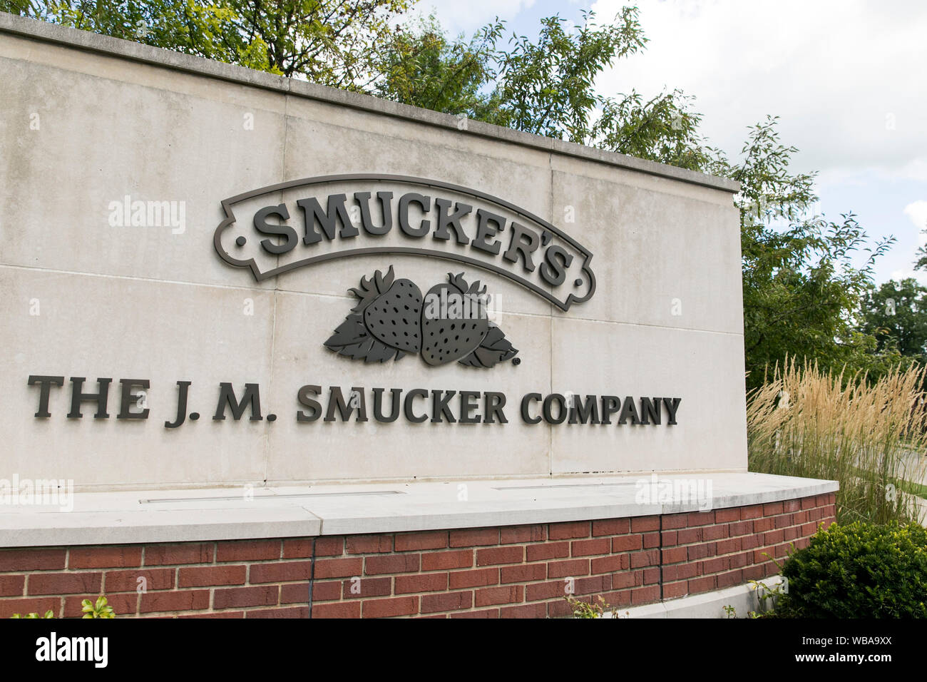 Ein logo Zeichen außerhalb des Hauptquartiers der Die J. M. Smucker Company in Orrville, Ohio am 10 August, 2019. Stockfoto