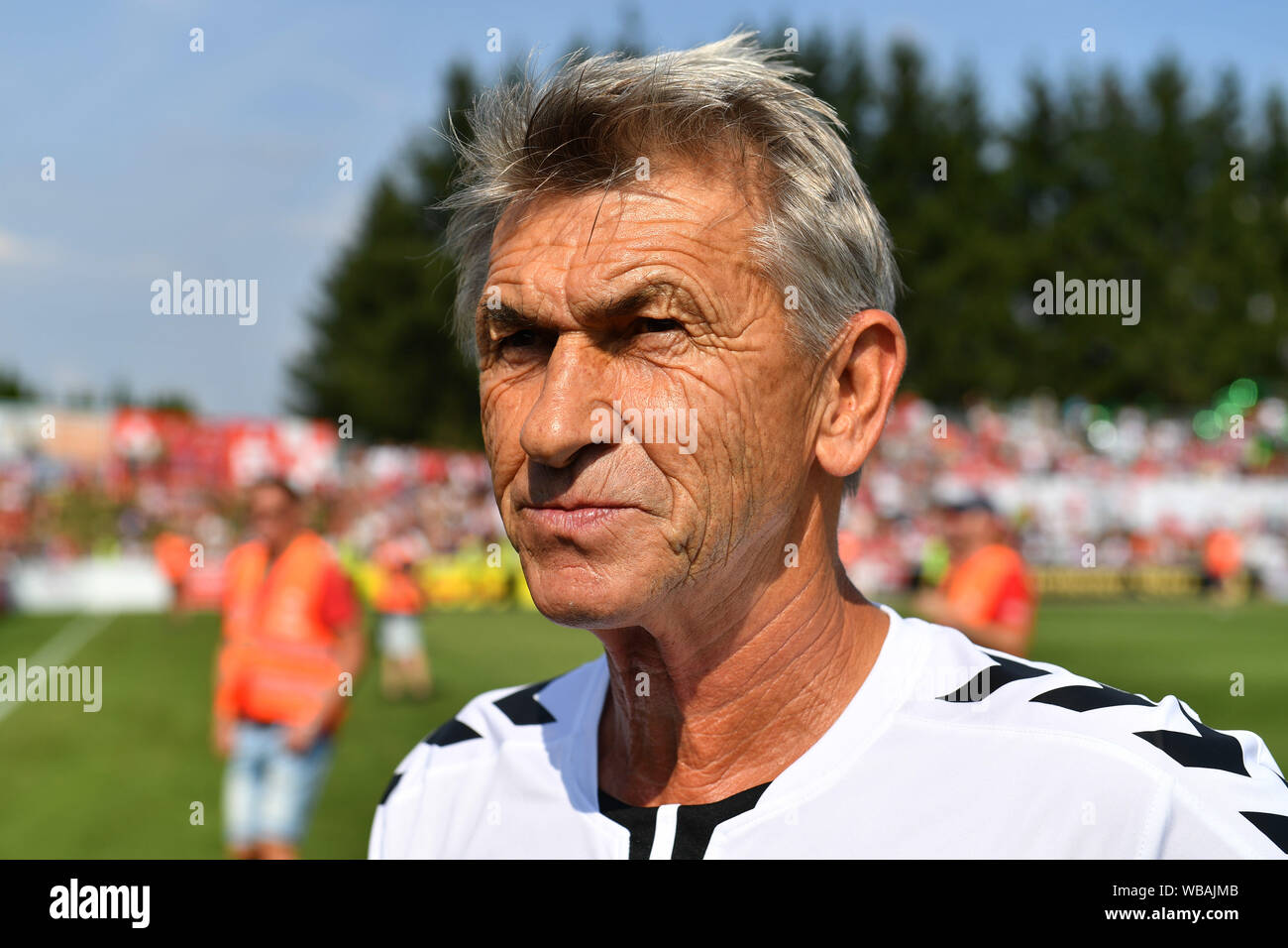 Klaus Augenthaler (ex-Fußball-Profi, Fußball-Trainer), single Foto, eins-zu-eins Schnitt, Porträt, Porträt, Porträt. Fußball Dream Match, Vilshofen Rot Weiss-FC Bayern München 1-13, am 25.08.2019, KLAUS_AUGENTHALER STADION Vilshofen. DFL BESTIMMUNGEN VERBIETEN DIE VERWENDUNG DER FOTOGRAFIE ALS BILD-SEQUENZEN UND/ODER QUASI-VIDEO. | Verwendung weltweit Stockfoto