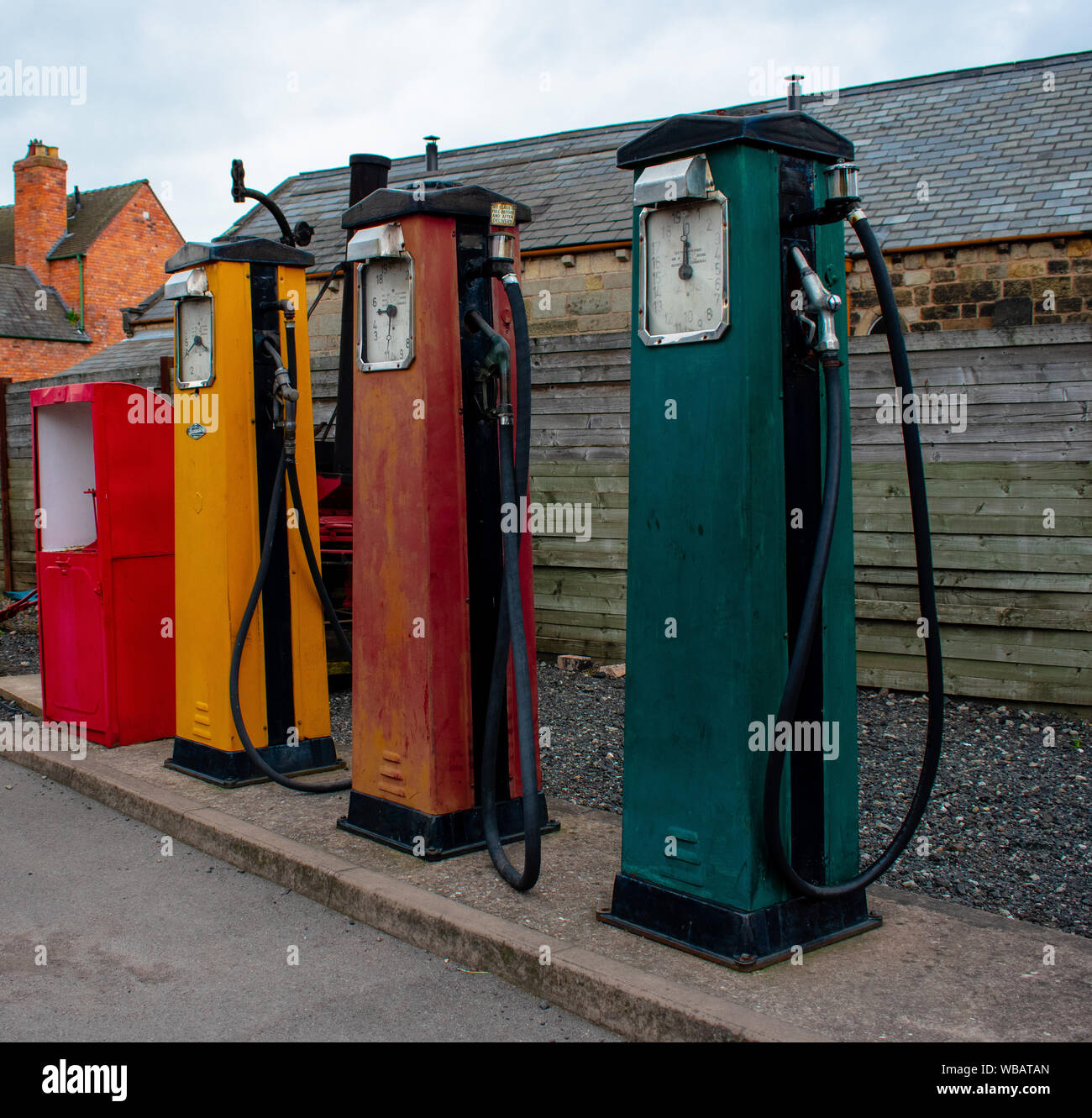 Alte Benzin pumpen in England Stockfoto