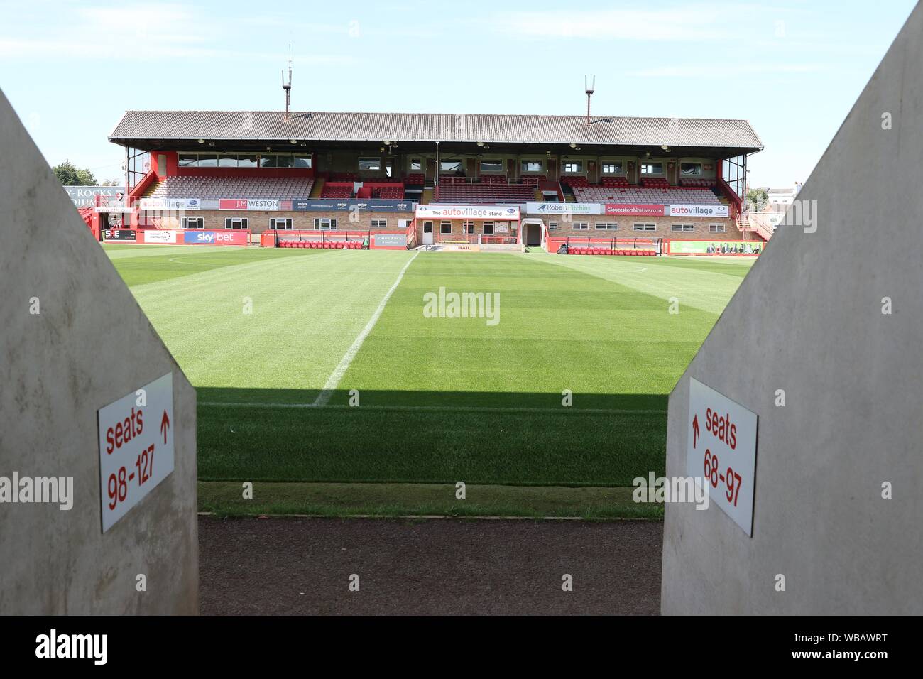 Cheltenham Town FC v Swindon Town FC an der Jonny Felsen Stadium, Whaddon Straße (Sky Bet Liga zwei - 24 August 2019) - Bild von Antony Thompson - T Stockfoto