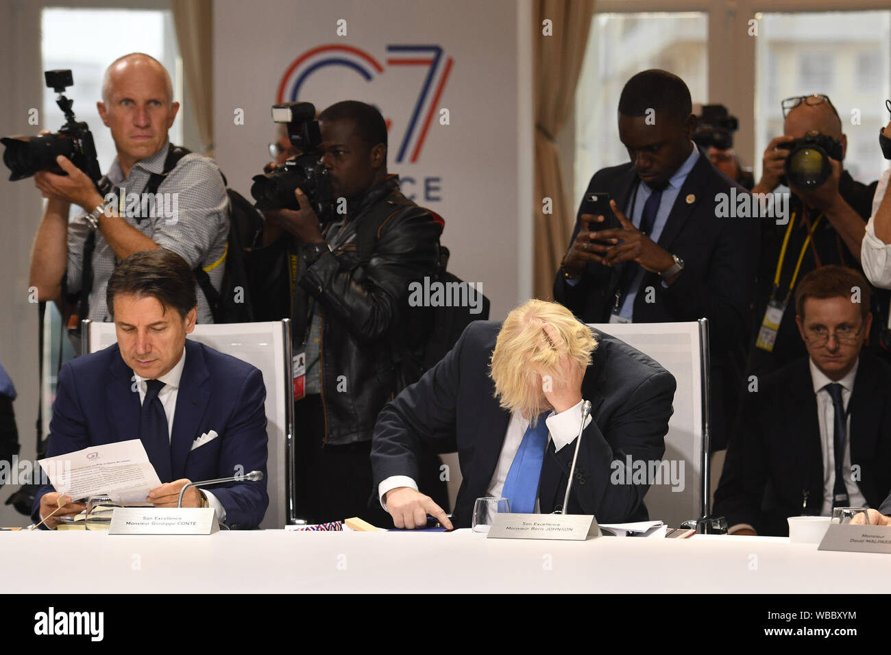Premierminister Boris Johnson während einer ausgedehnten Arbeitssitzung am Klima, Biodiversität und Ozeane als Teil der G7-Gipfel in Biarritz, Frankreich. Stockfoto