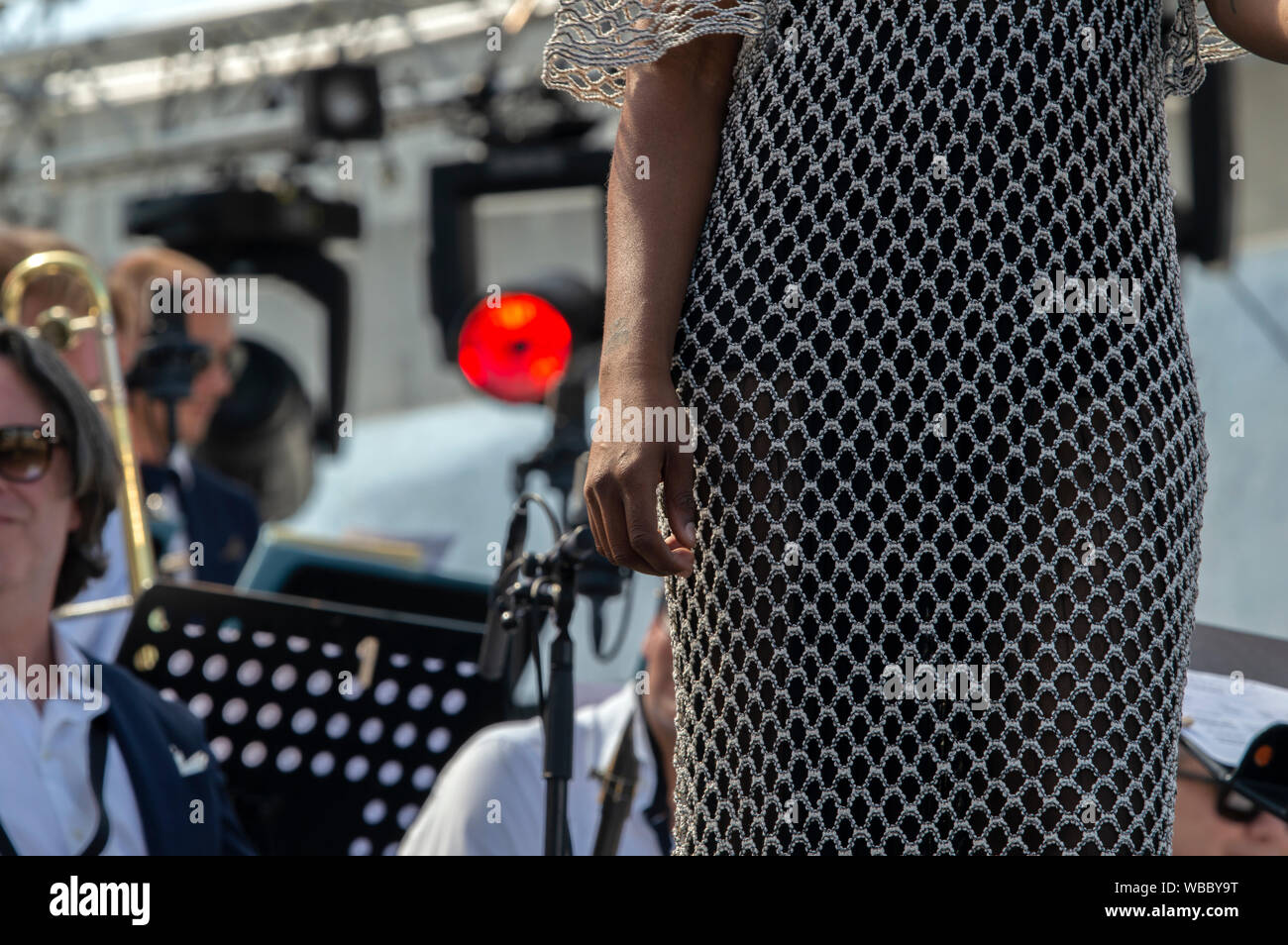 Sabrine Stark spielen bei der öffentlichen Festival der Uitmarkt in Amsterdam Die Niederlande 2019 Stockfoto