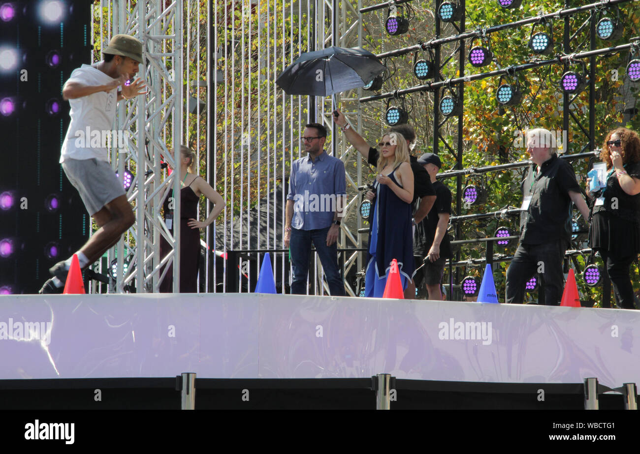 BBC Television Centre, London, Großbritannien - 26 May 2019: Kylie besucht eine Generalprobe für streng Come Dancing außerhalb der BBC Television Centre in der Weißen Stadt Stockfoto