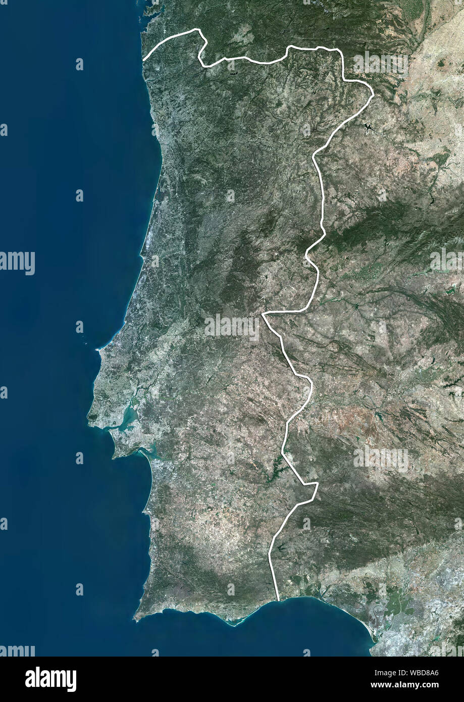 Farbe Satellitenbild von Portugal (mit administrativen Grenzen). Dieses Bild wurde aus Daten von Sentinel-2 Satelliten erfassten zusammengestellt. Stockfoto
