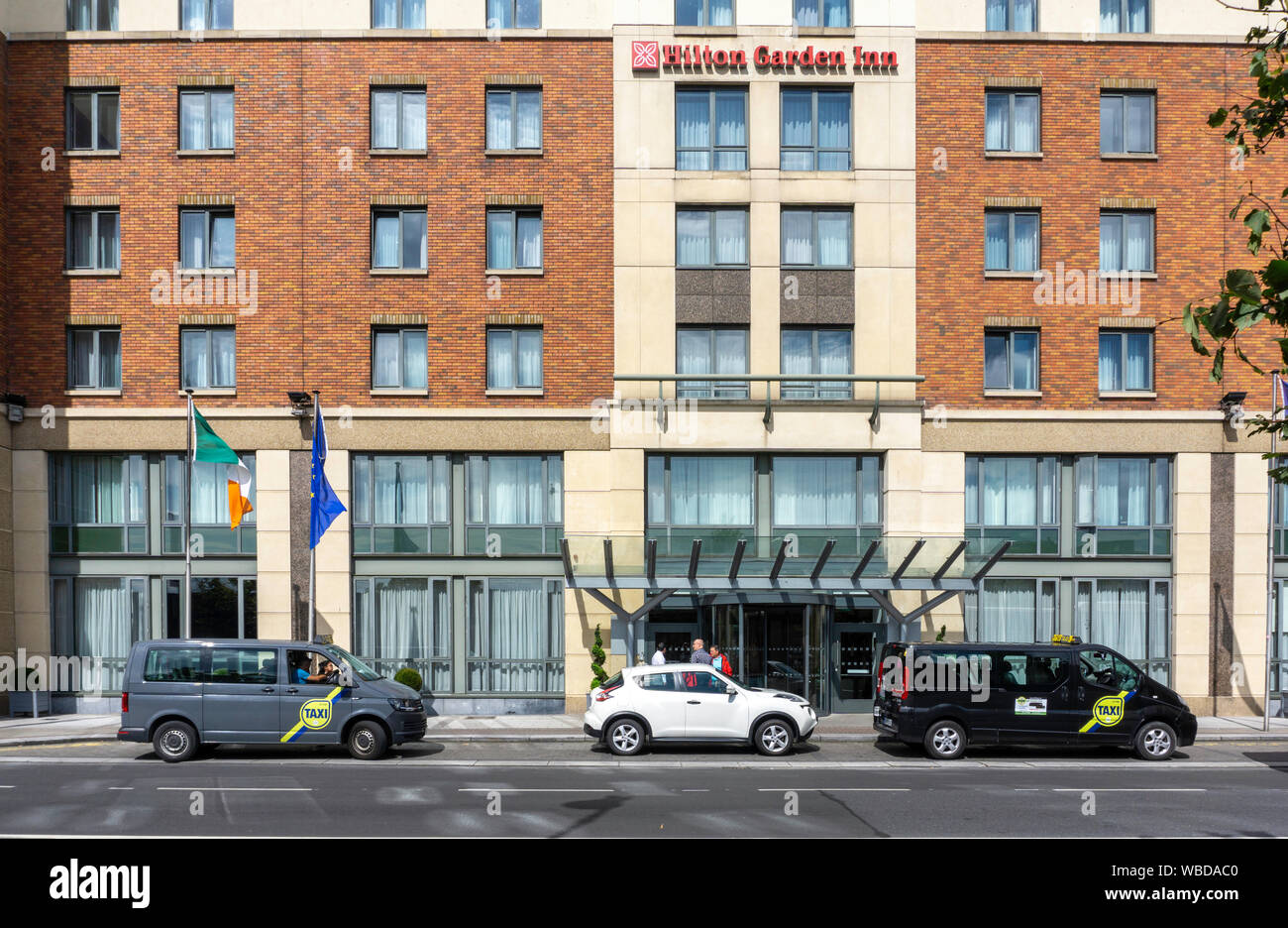 Das Hilton Garden Inn, auf Custom House Quay an der North Station des Flusses Liffey in Dublin, Irland. Stockfoto