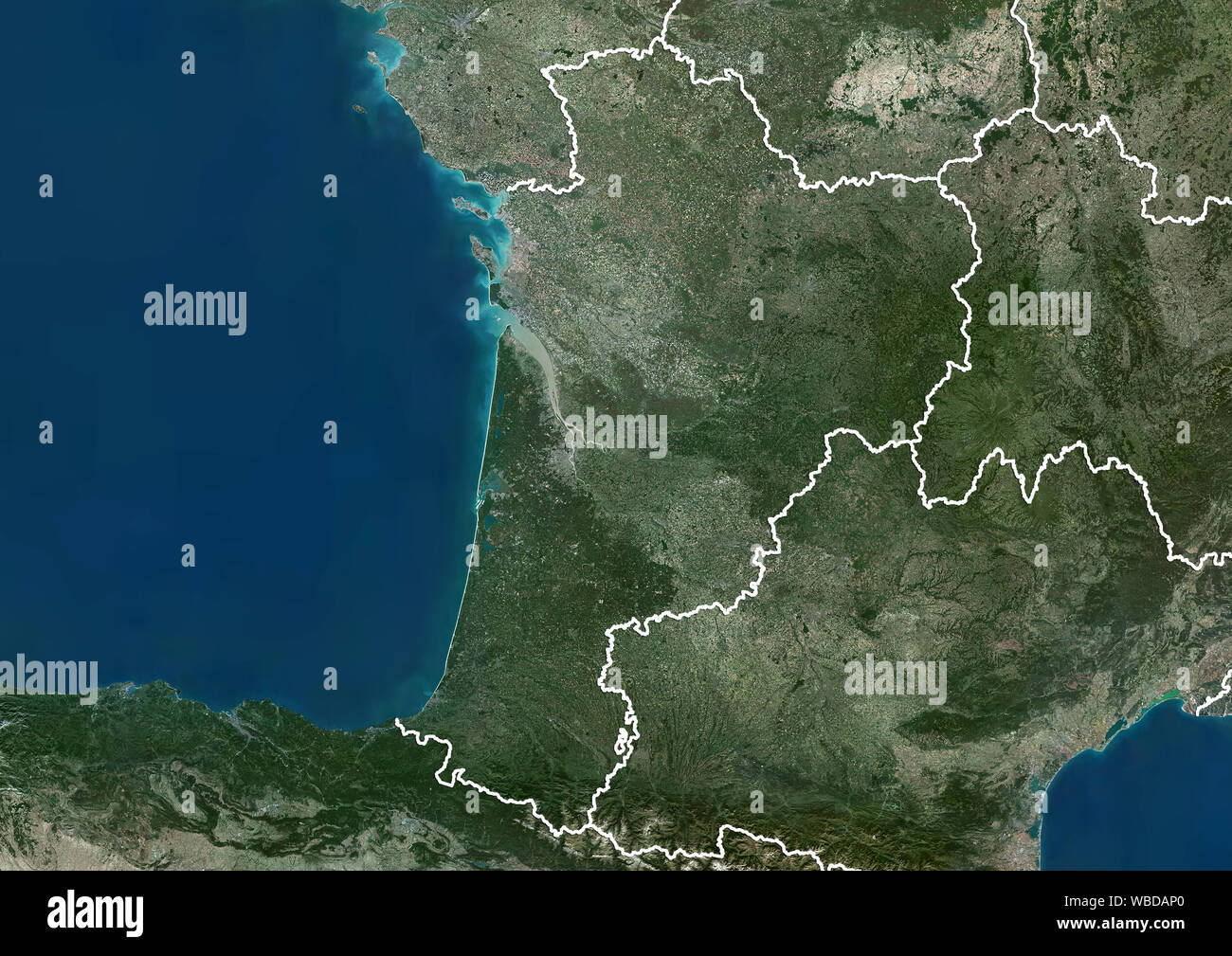Farbe Satellitenbild von Südwesten Frankreich (mit administrativen Grenzen). Dieses Bild wurde von Daten auf 2018 von Sentinel-2 Satelliten erfassten zusammengestellt. Stockfoto