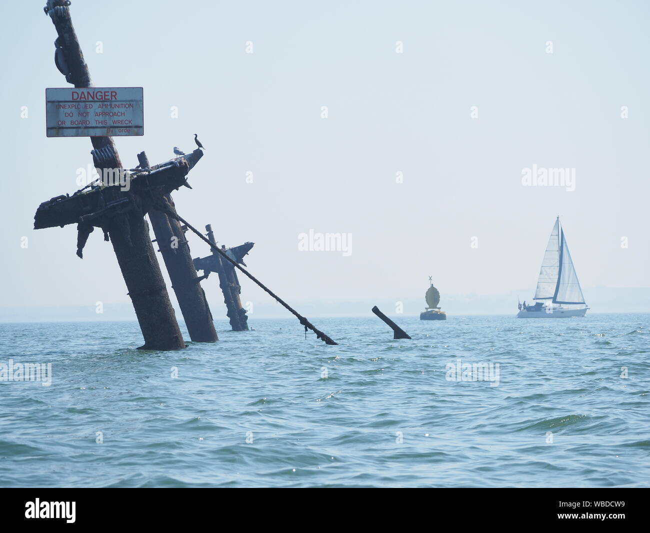 Sheerness, Kent, Großbritannien. 26 August, 2019. Die sich verschlechternde Wrack der SS Richard Montgomery vom Boot heute genommen, das liegt 1,5 Meilen nördlich von Sheerness, Kent. August markiert den 75. Jahrestag der Havarie Havarie mit 1.400 Tonnen Sprengstoff an Bord, mit Experten über unterteilt, was über ihre Zukunft zu tun. Credit: James Bell/Alamy leben Nachrichten Stockfoto