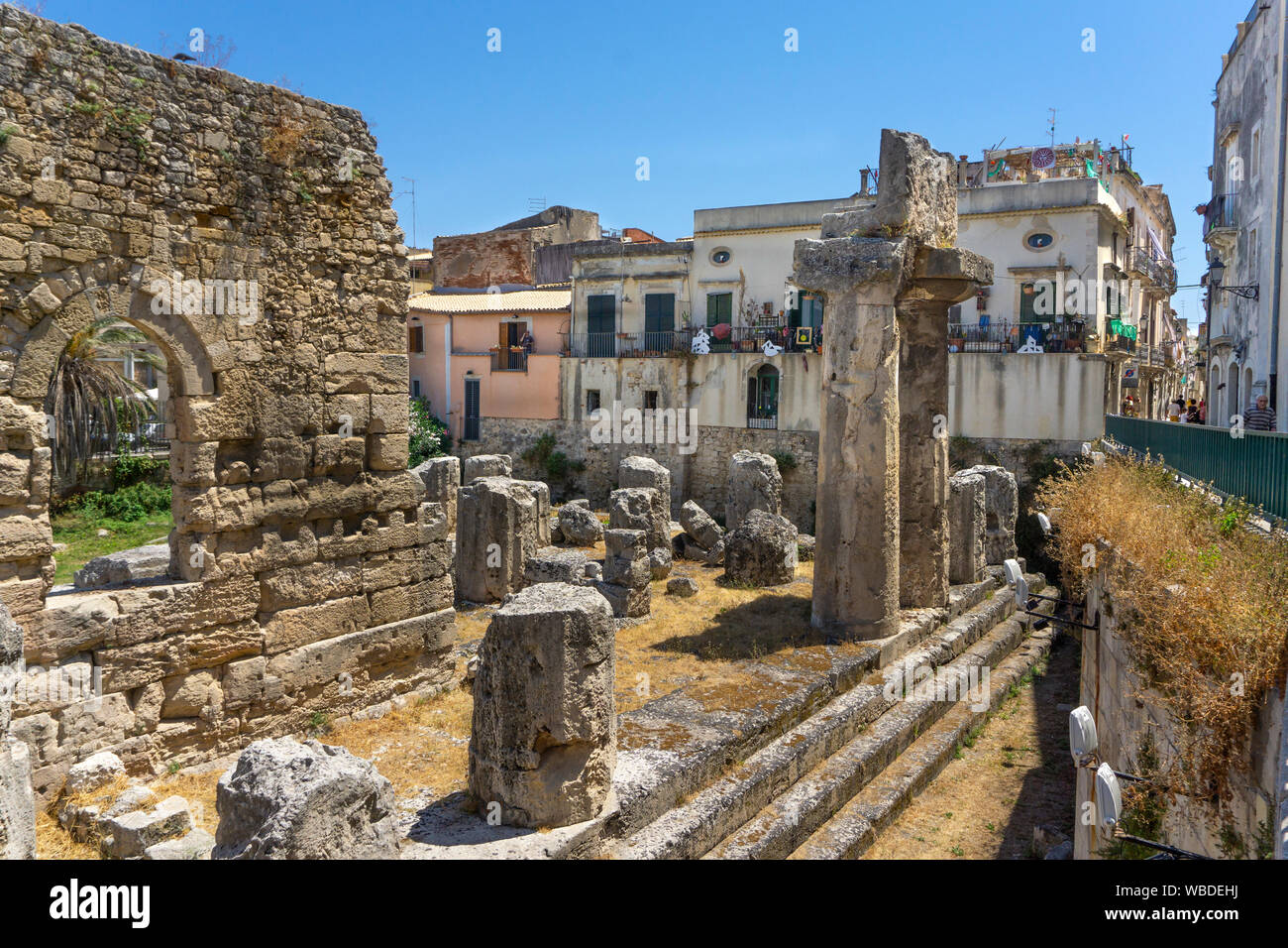 Die antiken griechischen Tempel des Apollo auf der Insel von Ortigia, in Syrakus, im Südosten Sizilien, Italien. Stockfoto