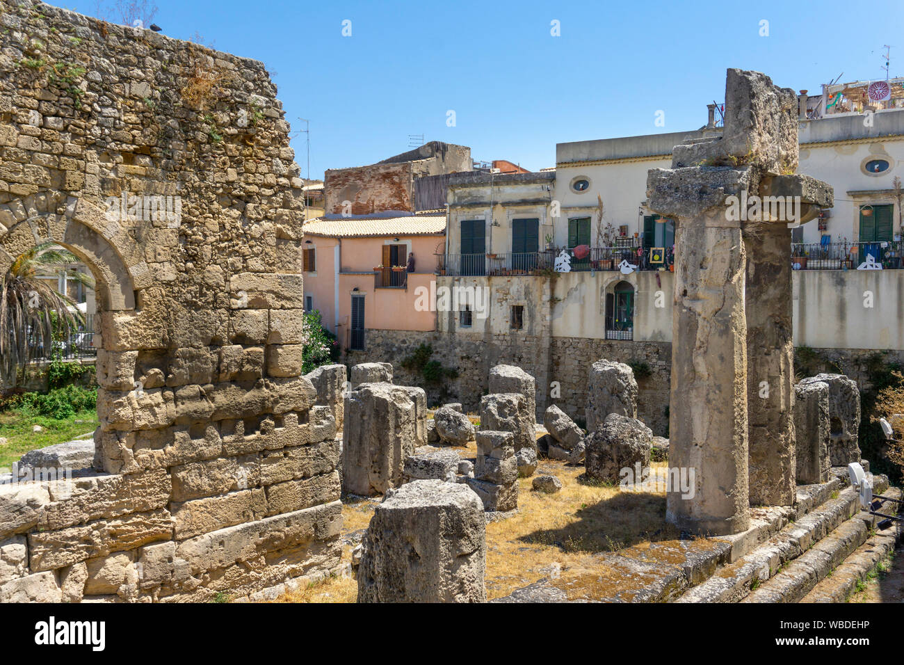 Die antiken griechischen Tempel des Apollo auf der Insel von Ortigia, in Syrakus, im Südosten Sizilien, Italien. Stockfoto