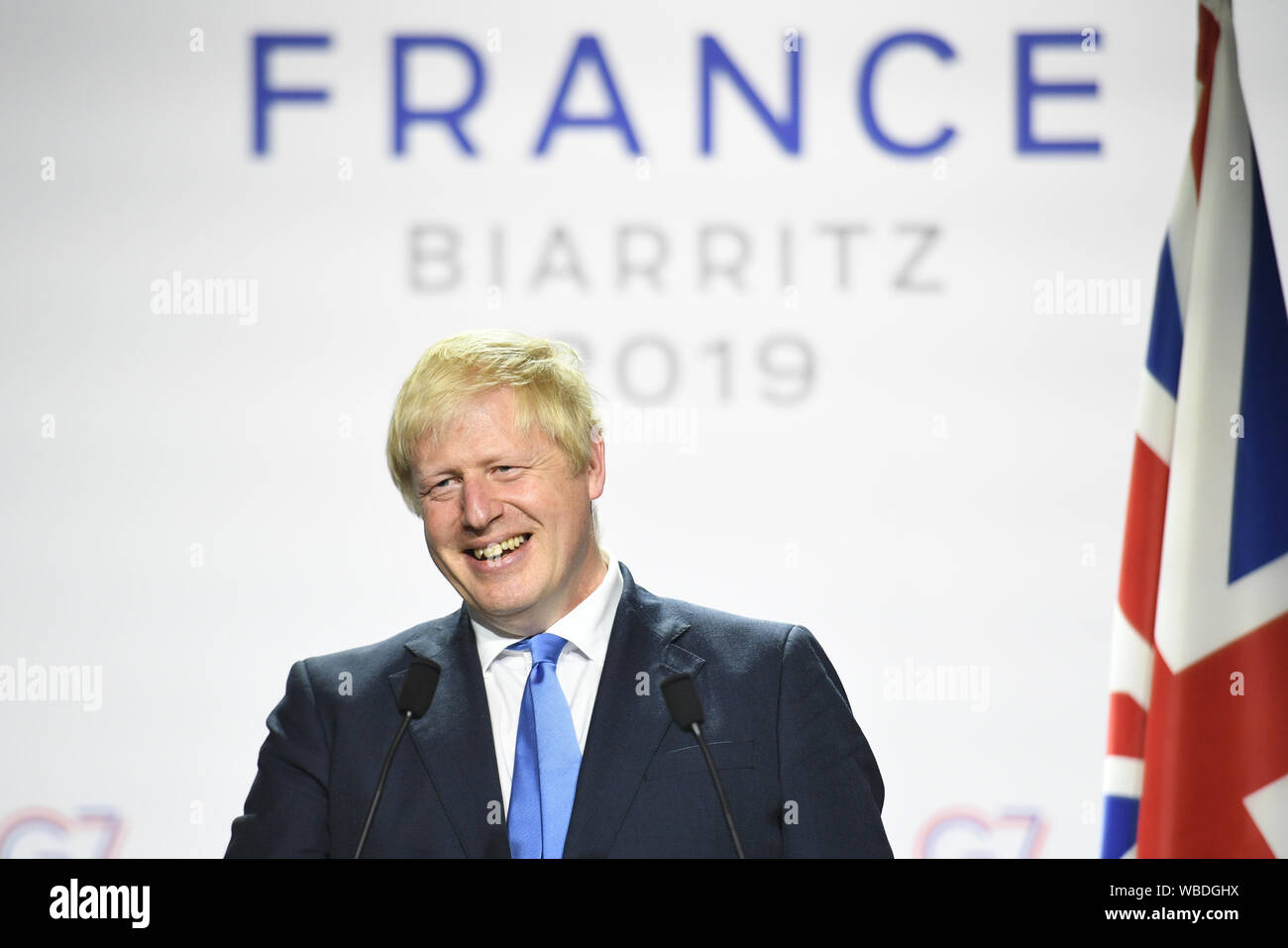 Premierminister Boris Johnson während einer Pressekonferenz am Ende der G7-Gipfel in Biarritz, Frankreich. Stockfoto