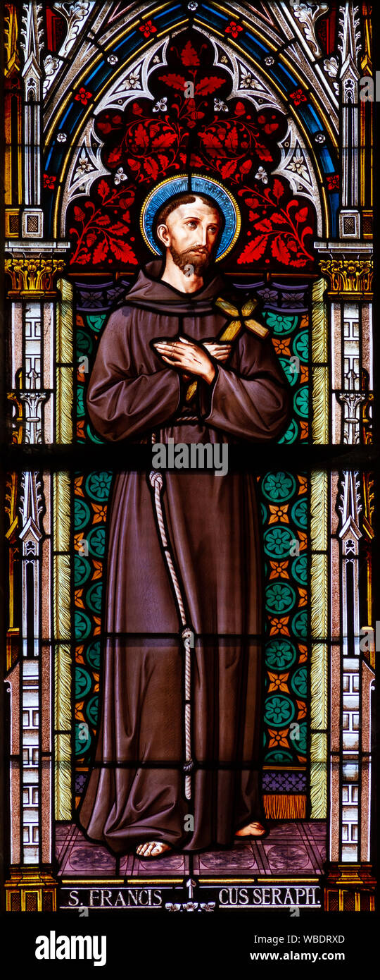 Glasfenster der Heilige Franz von Assisi (S. Franciscus Seraph.) in der Kathedrale von St. Elisabeth (Dom Svatej Alzbety). Stockfoto