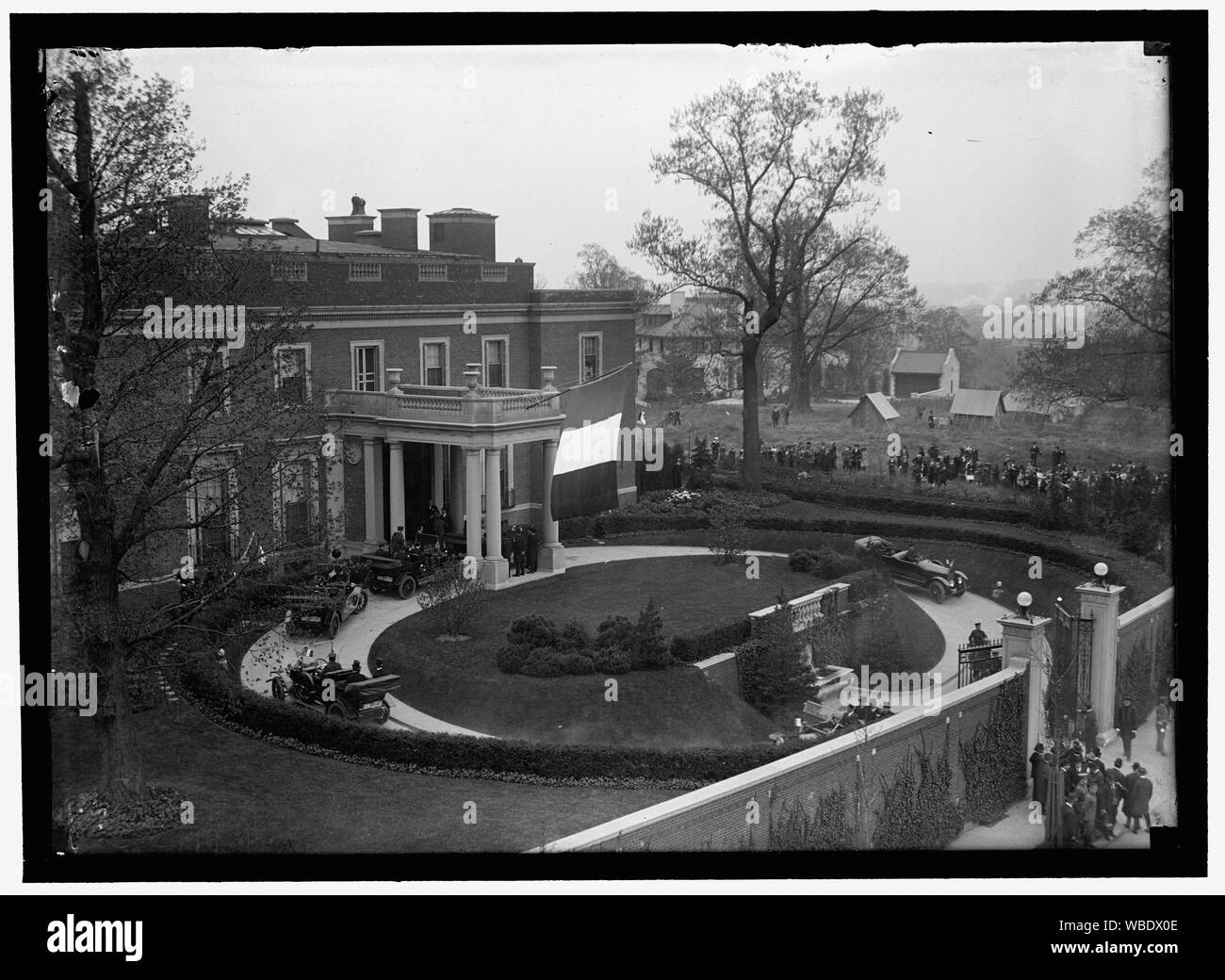 Französische KOMMISSION US-Residenz Heinrich weiß, LEIHGABE an Kommission Abstract / Medium: 1 Negativ: Glas; 5 x 7 in. oder kleiner Stockfoto