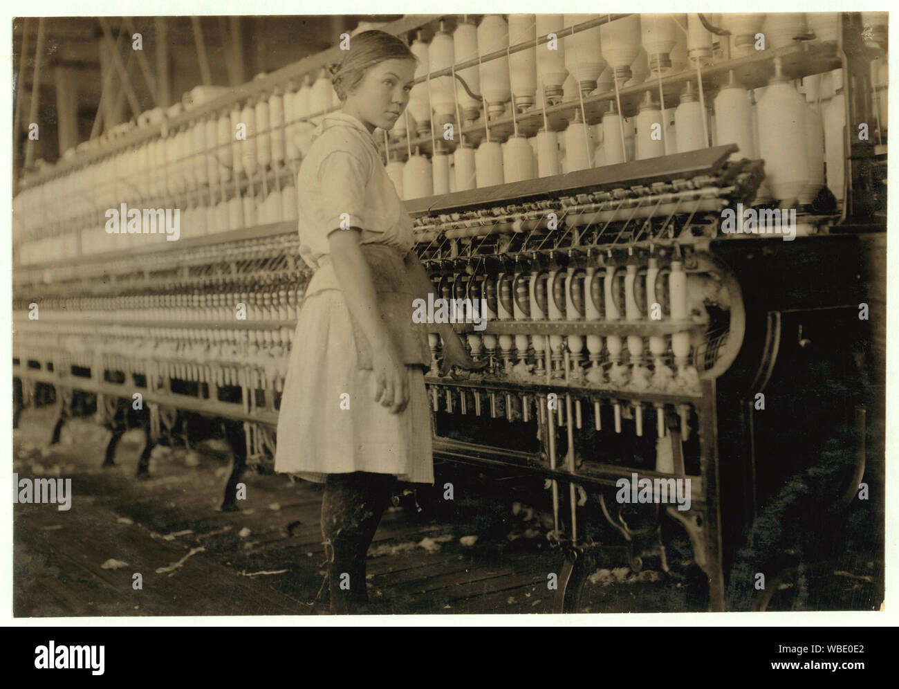 Vierzehn Jahre alten Spinner in einem Brazos Valley Baumwollspinnerei im Westen. Verstoß gegen das Gesetz. Matty Lott läuft sechs Seiten. Familie Gruppe und ihre Geschichte sehen. Abstract: Fotografien aus den Aufzeichnungen des Nationalen Kinderarbeit Committee (USA) Stockfoto