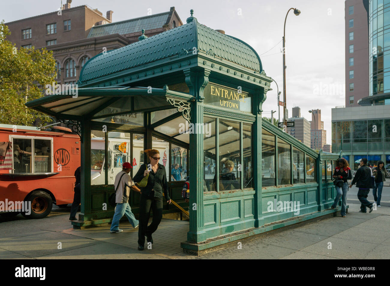 Original U-Bahn Kiosk der Cooper Union East Village in New York City Stockfoto