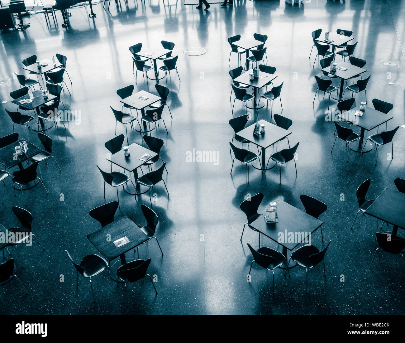 Leere Tische im Cafe, Restaurant. Stockfoto