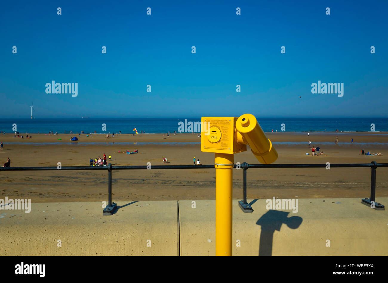 Strand Teleskop aus Redcar Strand nicht an einem heißen sonnigen August Bank Holiday Wochenende überfüllt Stockfoto