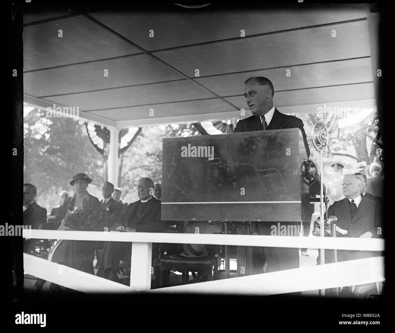 Franklin D. Roosevelt am Podium Abstract / Medium: 1 Negativ: Glas; 4 x 5 in. oder kleiner Stockfoto