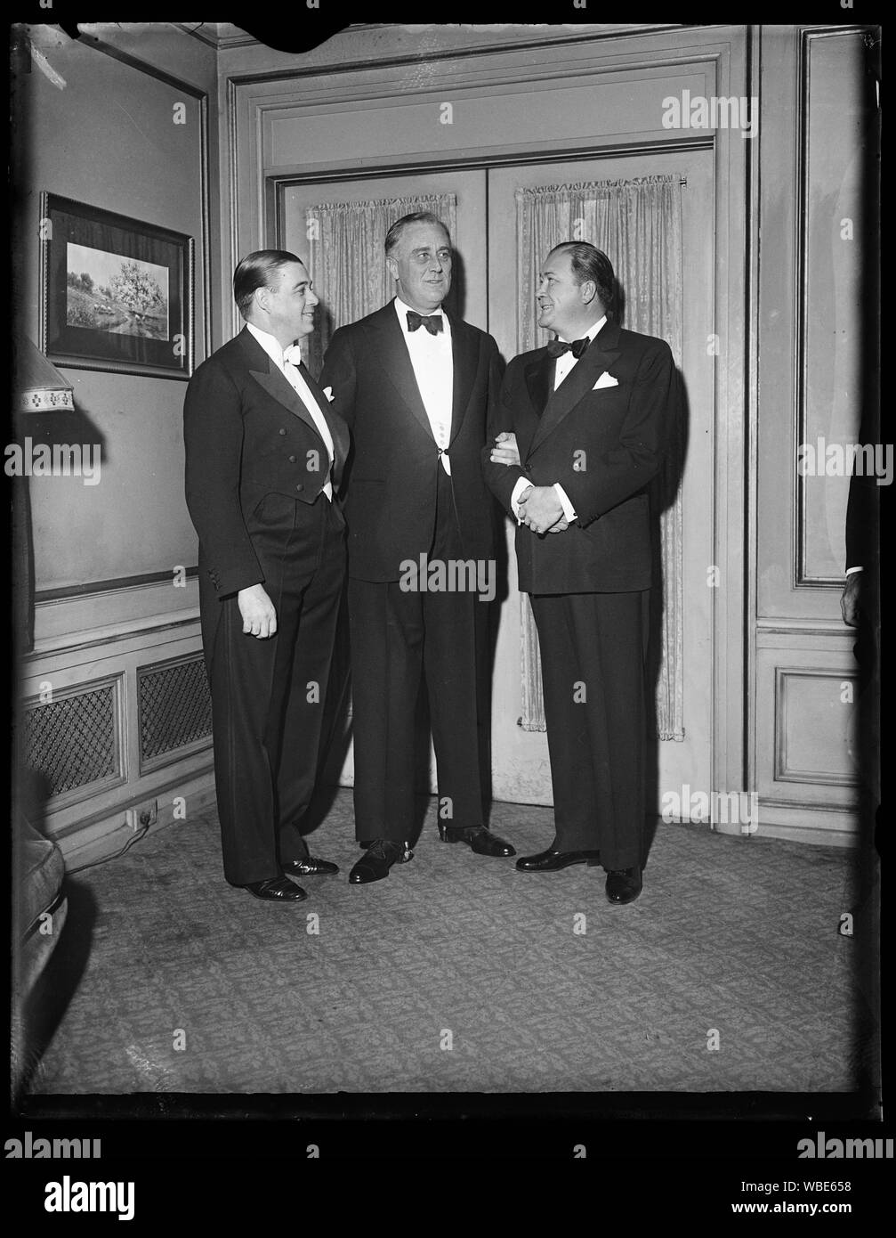 Franklin D. Roosevelt, Zentrum Abstract / Medium: 1 Negativ: Glas; 4 x 5 in. oder kleiner Stockfoto