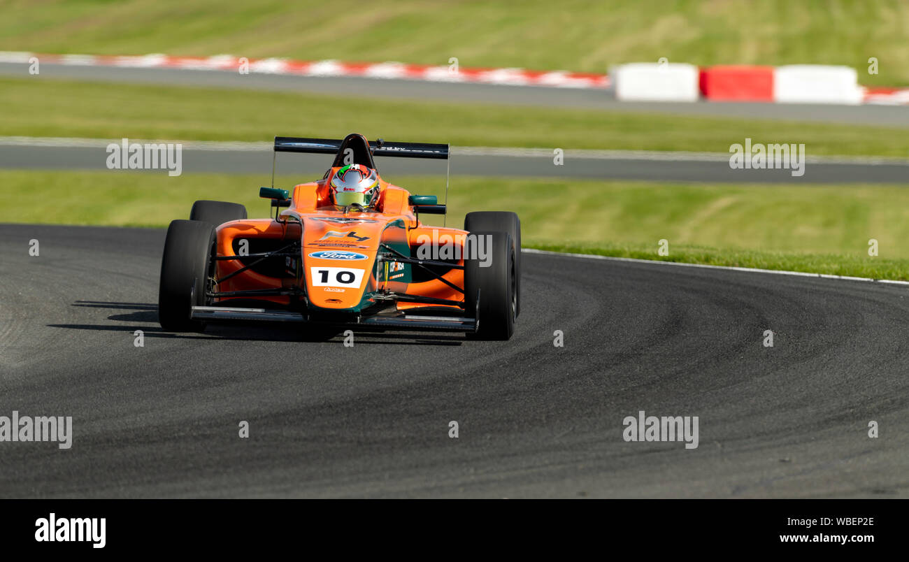 Auto 10, Fahrer, Mariano Martinez, Fortec Motorsport F4 Meisterschaft Freitag Sitzung 2 Stockfoto