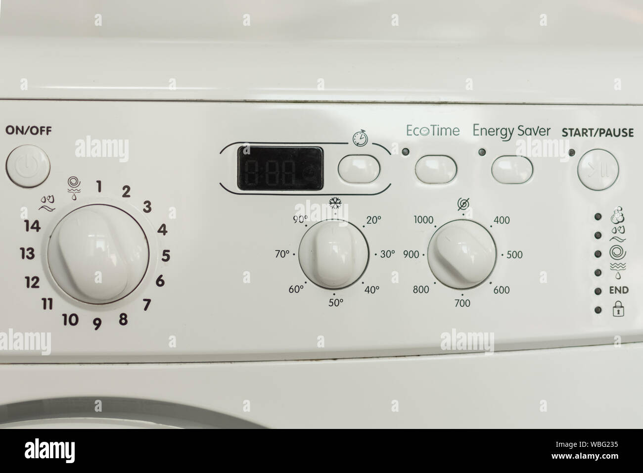 Waschmaschine Systemsteuerung schließen. Waschmaschine Panel für die Auswahl der Programme. Stockfoto
