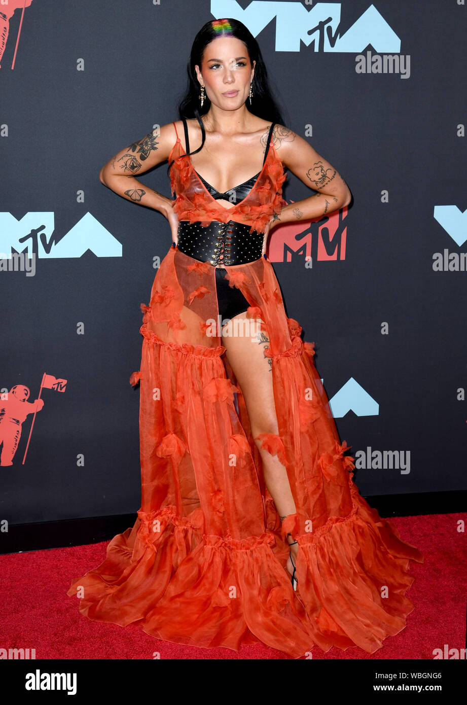 Halsey an den MTV Video Music Awards 2019 im Prudential Center in Newark, New Jersey statt. Stockfoto Halsey an den MTV Video Music Awards 2019 im Prudential Center in Newark, New Jersey statt. Stockfoto