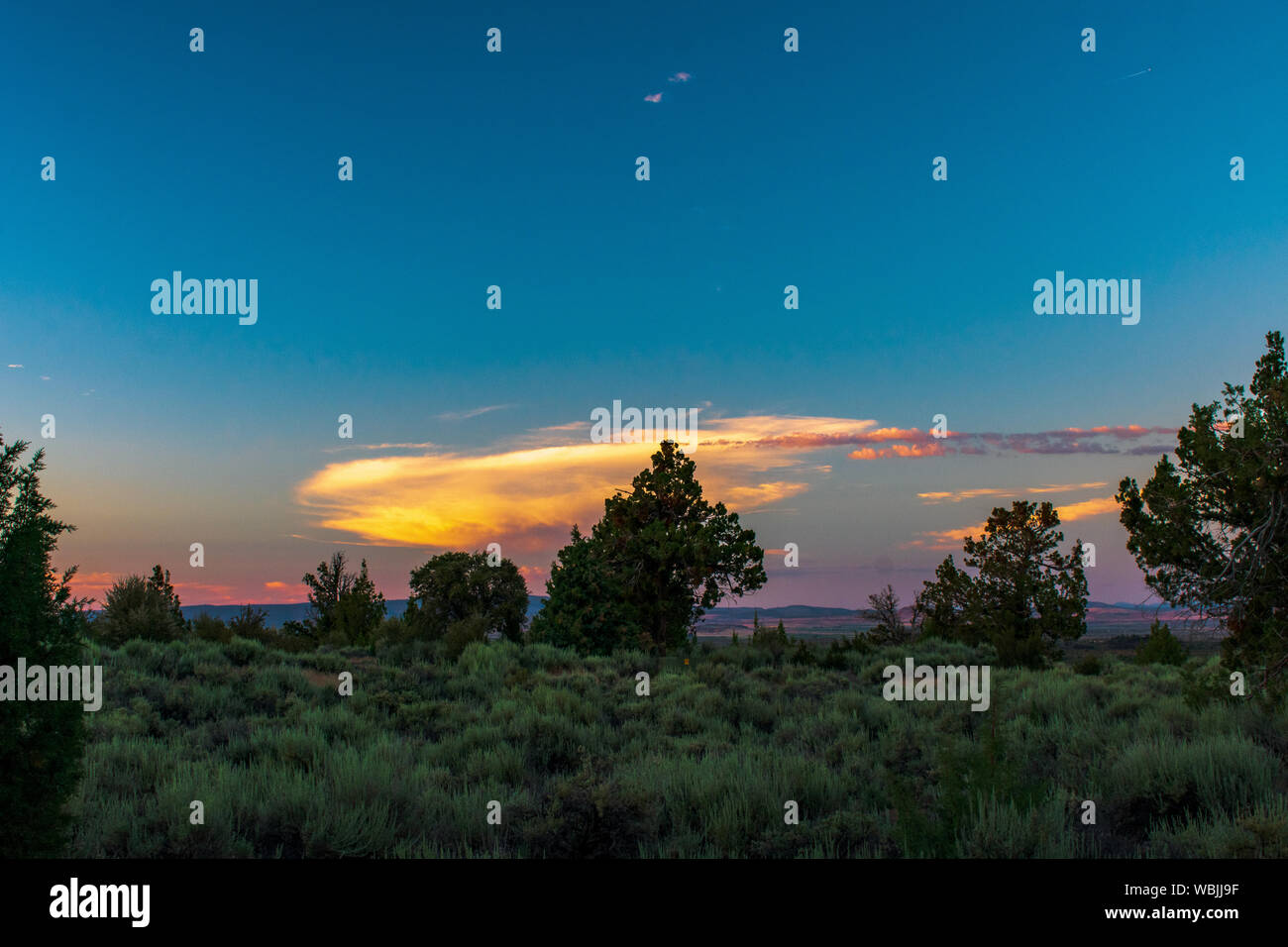 Sonnenuntergang über der Lava Beds National Monument Stockfoto