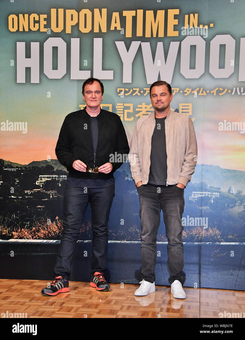 Regisseur Quentin Tarantino (L) und Schauspieler Leonardo DiCaprio an der Pressekonferenz für "Once upon a time in Hollywood" im Ritz-Carlton Tokyo in Tokyo, Japan, am 26. August 2019. Quelle: LBA/Alamy leben Nachrichten Stockfoto