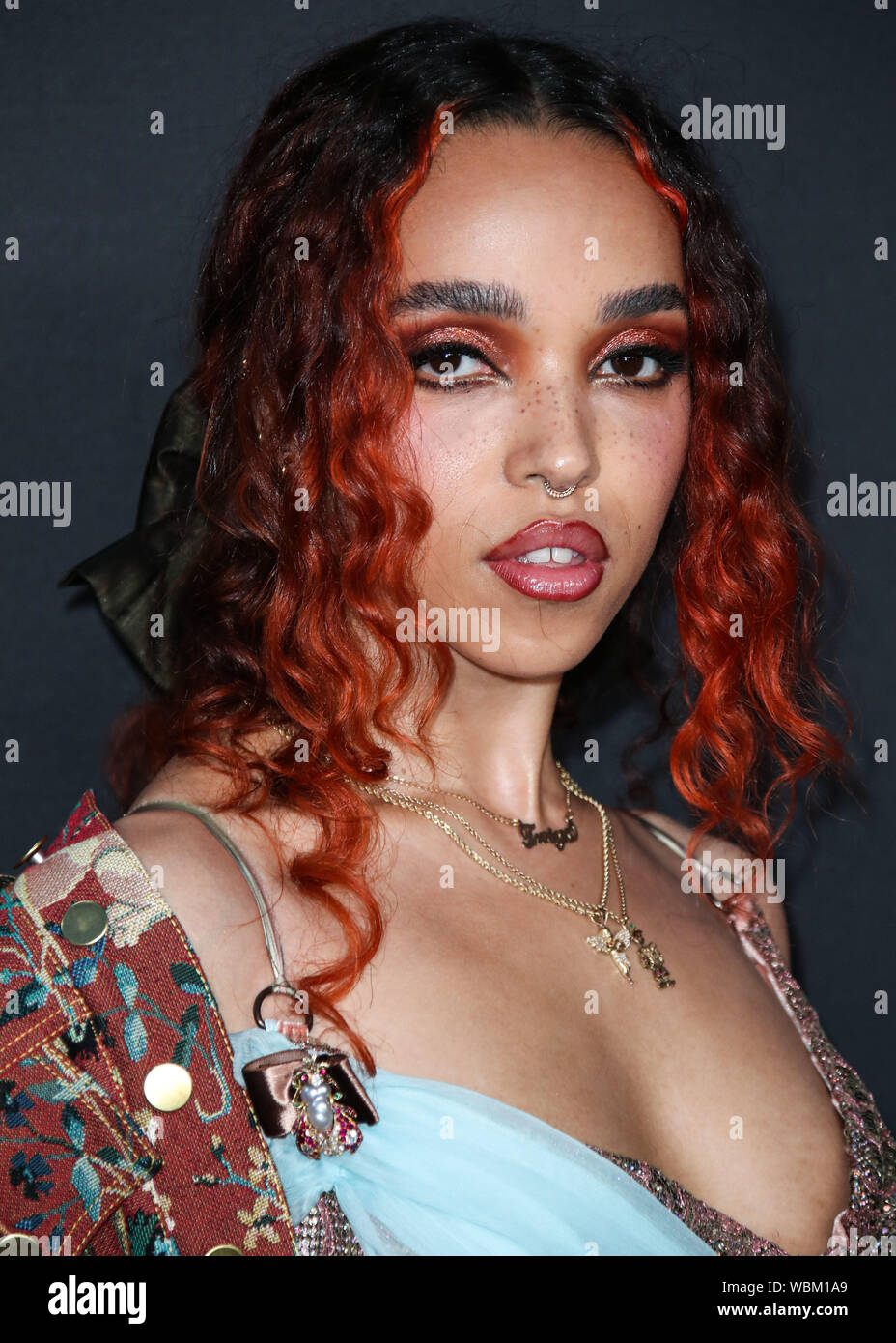 Newark, USA. 26 Aug, 2019. NEWARK, New Jersey, USA - 26. August: Sänger FKA Zweige tragen benutzerdefinierte Ed Marler mit Sophia Webster Schuhe kommt an der 2019 MTV Video Music Awards auf dem Prudential Center am 26. August 2019 in Newark, New Jersey, United States statt. (Foto von Xavier Collin/Image Press Agency) Quelle: Bild Presse Agentur/Alamy Leben Nachrichten Quelle: Bild Presse Agentur/Alamy leben Nachrichten Stockfoto