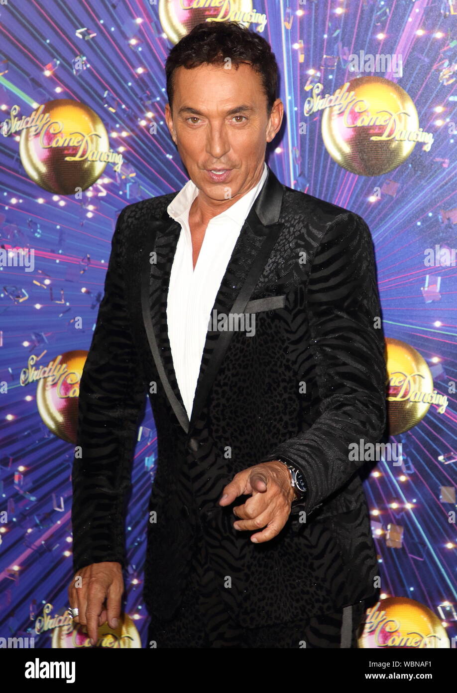 London, Großbritannien. 26 Aug, 2019. Bruno Tonioli im streng Tanzen Starten bei BBC Broadcasting House in London. Credit: SOPA Images Limited/Alamy leben Nachrichten Stockfoto