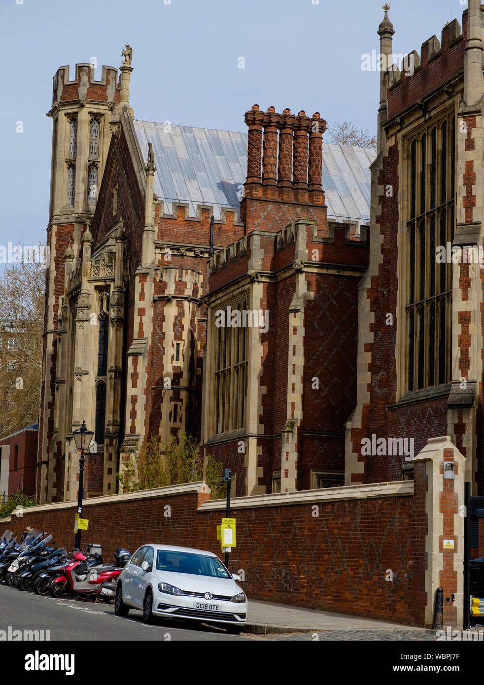 Die große Halle, die auch als die neue Halle bekannt, ist ein denkmalgeschütztes Gebäude in Lincoln's Inn, London WC 2 aufgeführt. Stockfoto
