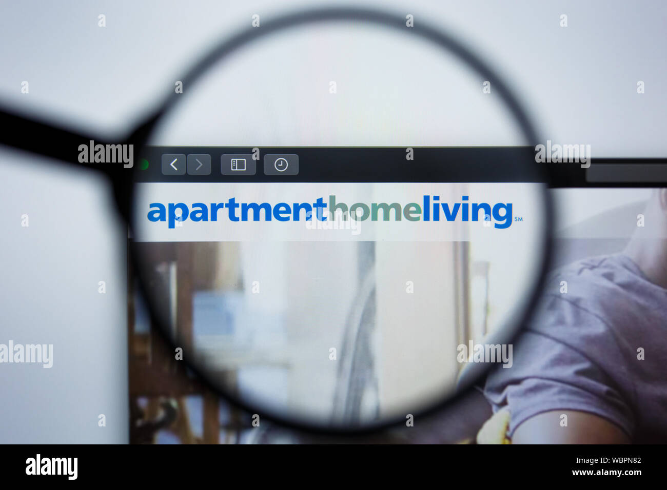 Los Angeles, Kalifornien, USA - 21. Jule2019: Illustrative Editorial von apartmenthomeliving Website Homepage. Apartment Home living Logo sichtbar auf dem Anzeigebildschirm angezeigt. Stockfoto