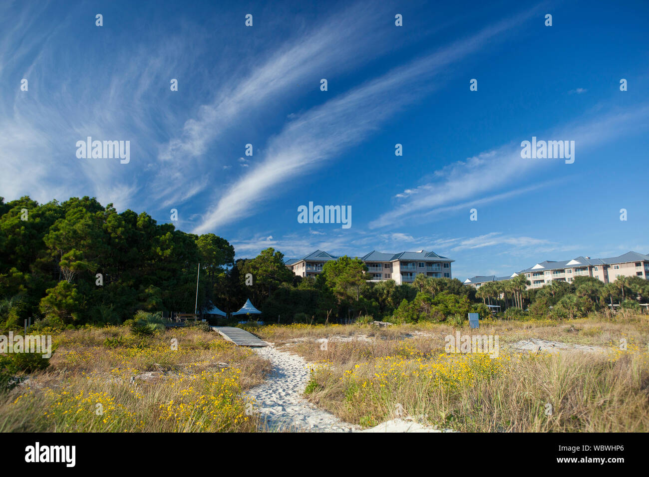 Blick auf Hilton Head Island mit Strand weg, und Hotels im Hintergrund Stockfoto