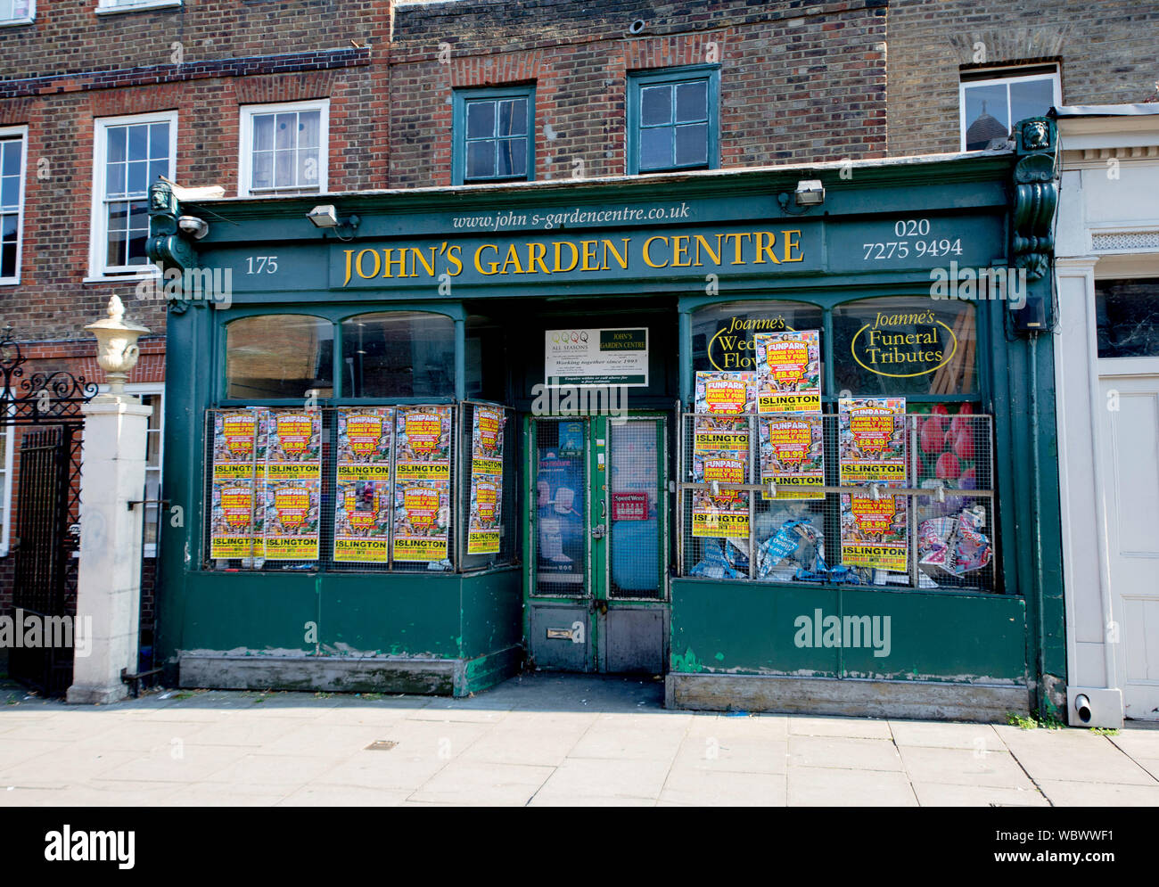 Closed Shop in Stoke Newington Church Street, London, Großbritannien, 2019 Stockfoto