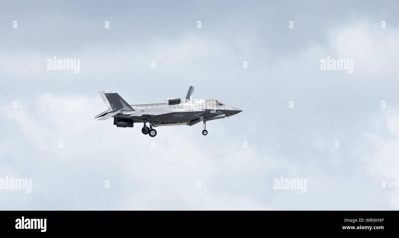 BEAUFORT, SOUTH CAROLINA - 30. APRIL 2017: Eine F-35 Lightning schwebt über dem Marine Corp Air Station in Beaufort, South Carolina Stockfoto