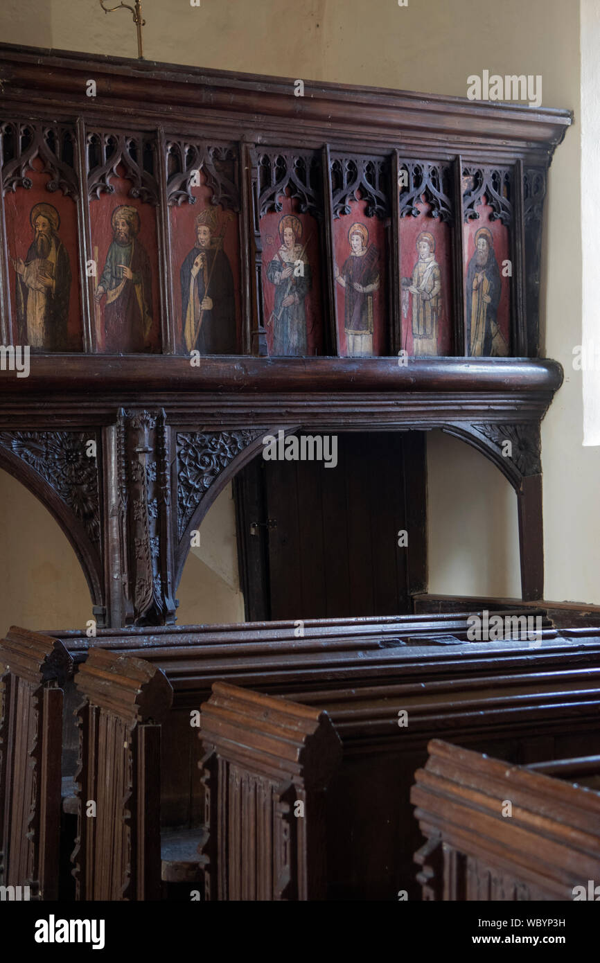 Mittelalterliche Kirche Gemälde auf einem Lettner jetzt in eine Galerie eingebaut. Strensham Worcestershire Kirche des Hl. Johannes des Täufers UK HOMER SYKES Stockfoto