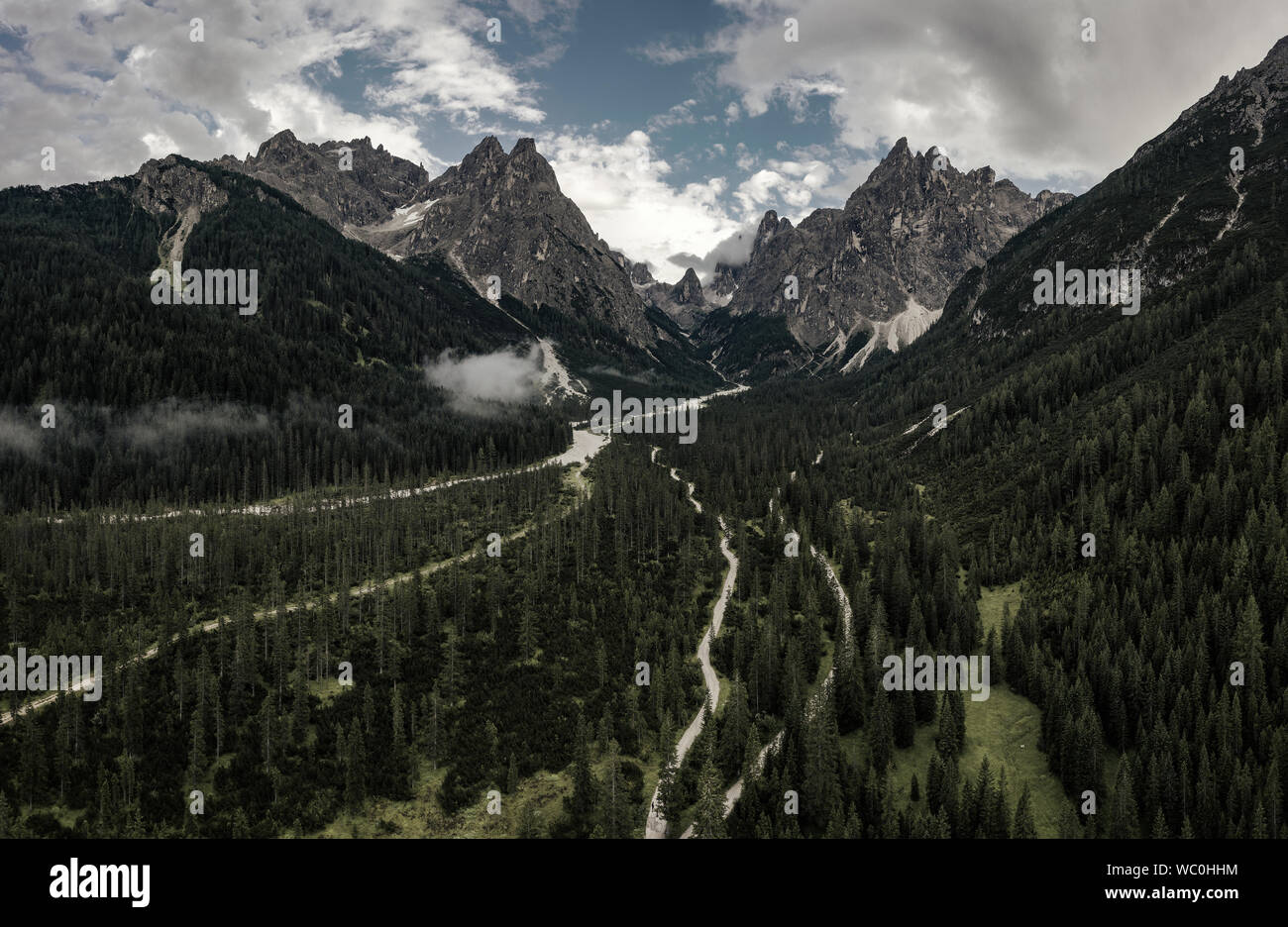 Panoramablick auf die Dolomiten, Val Fischleintal. Drone Fotografie Stockfoto