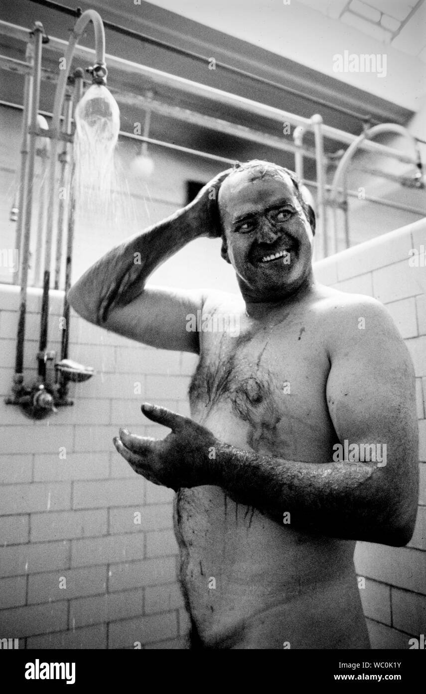 Blyth Colliery Northumberland, Großbritannien. 1977 Bergleute aus der Verlagerung nach einem Tag U-Bahn arbeiten. Stockfoto