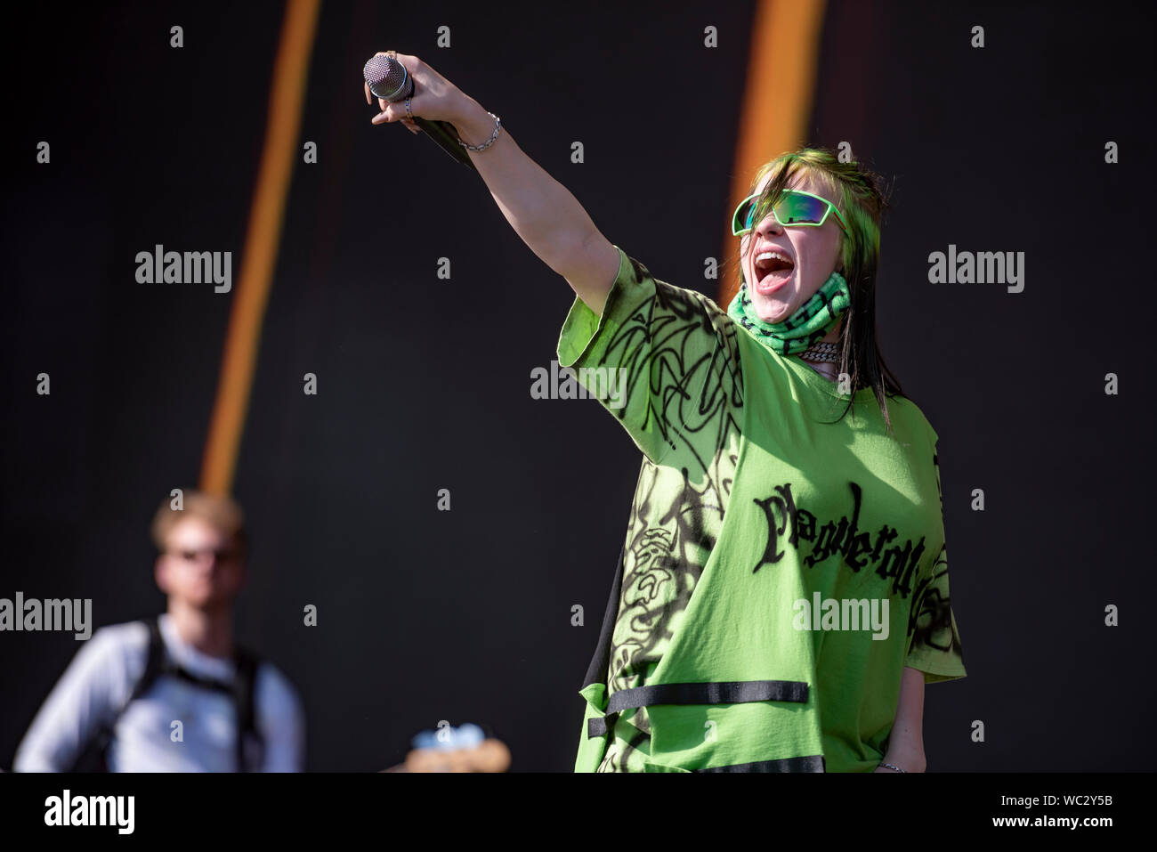 Leeds, Großbritannien. 25. August 2019. Billie Eilish geboren Billie Eilish Pirate Baird O'Connell führt auf der Hauptbühne an der Leeds Festival 2019, 2019-08-25 Stockfoto