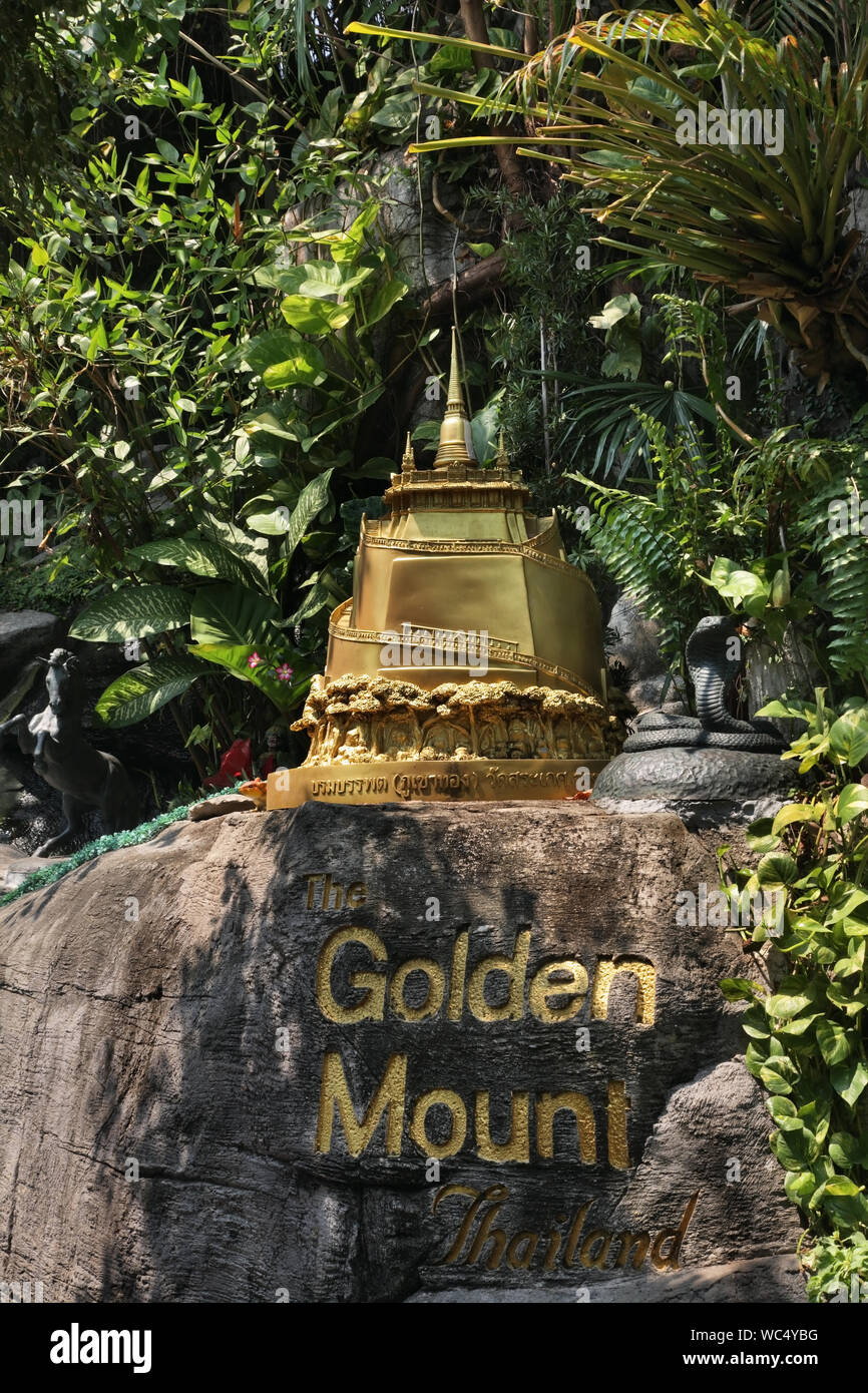 Stupa im Wat Saket Ratcha Wora Maha Wihan Tempel - Phu Khao Thong (goldener Berg) in Bangkok. Königreichs Thailand Stockfoto