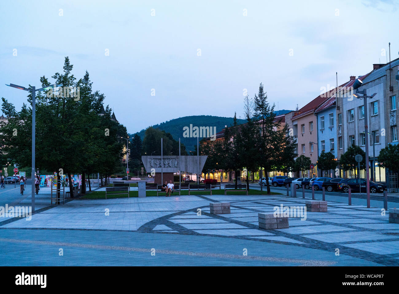 Zvolen, Slowakei - 10. August 2019: Der Hauptplatz von Zvolen am Abend Stockfoto