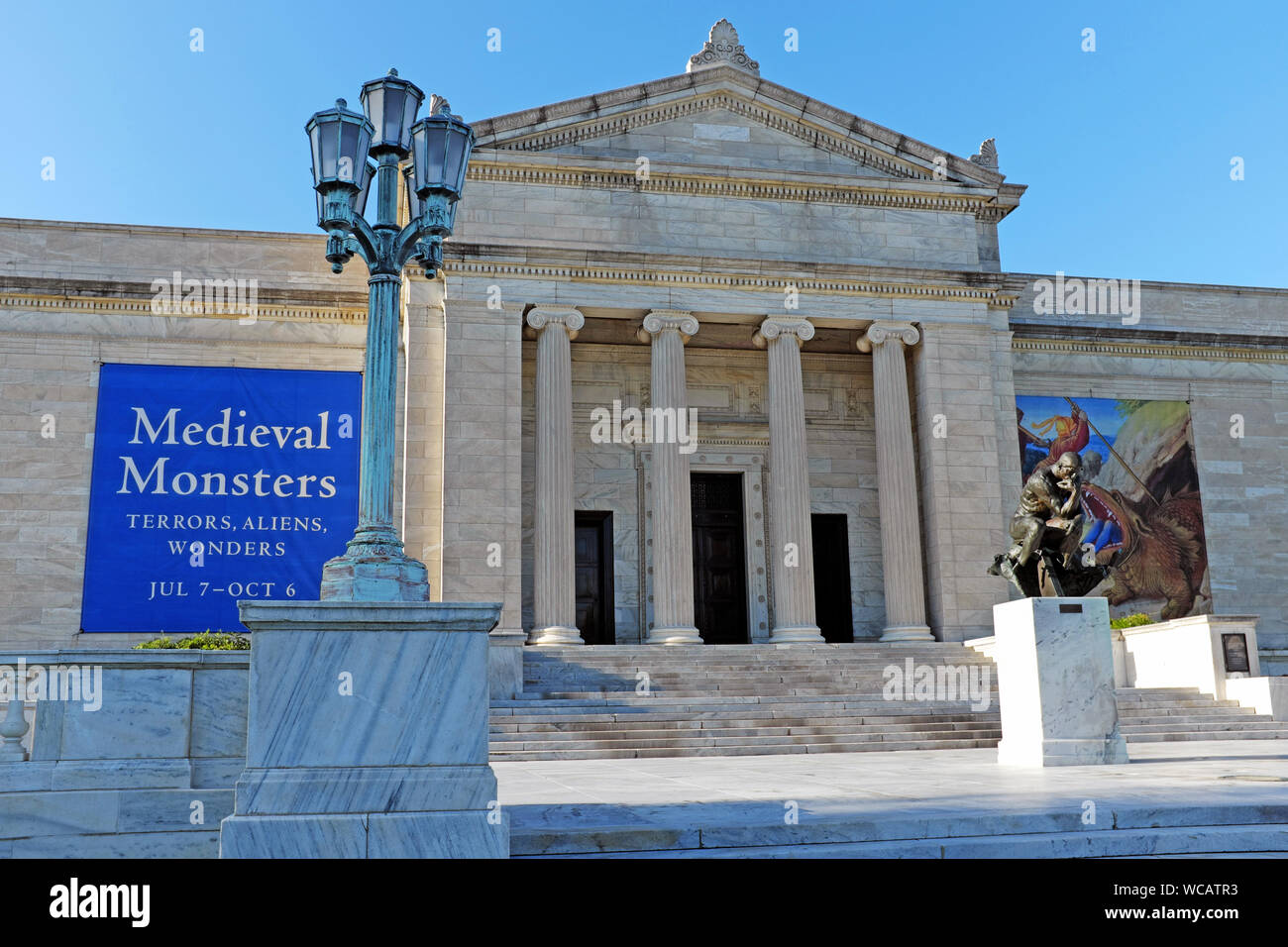 Der Südeingang und der Portikus des Cleveland Museum of Art in der Nachbarschaft des University Circle in Cleveland, Ohio, USA. Stockfoto