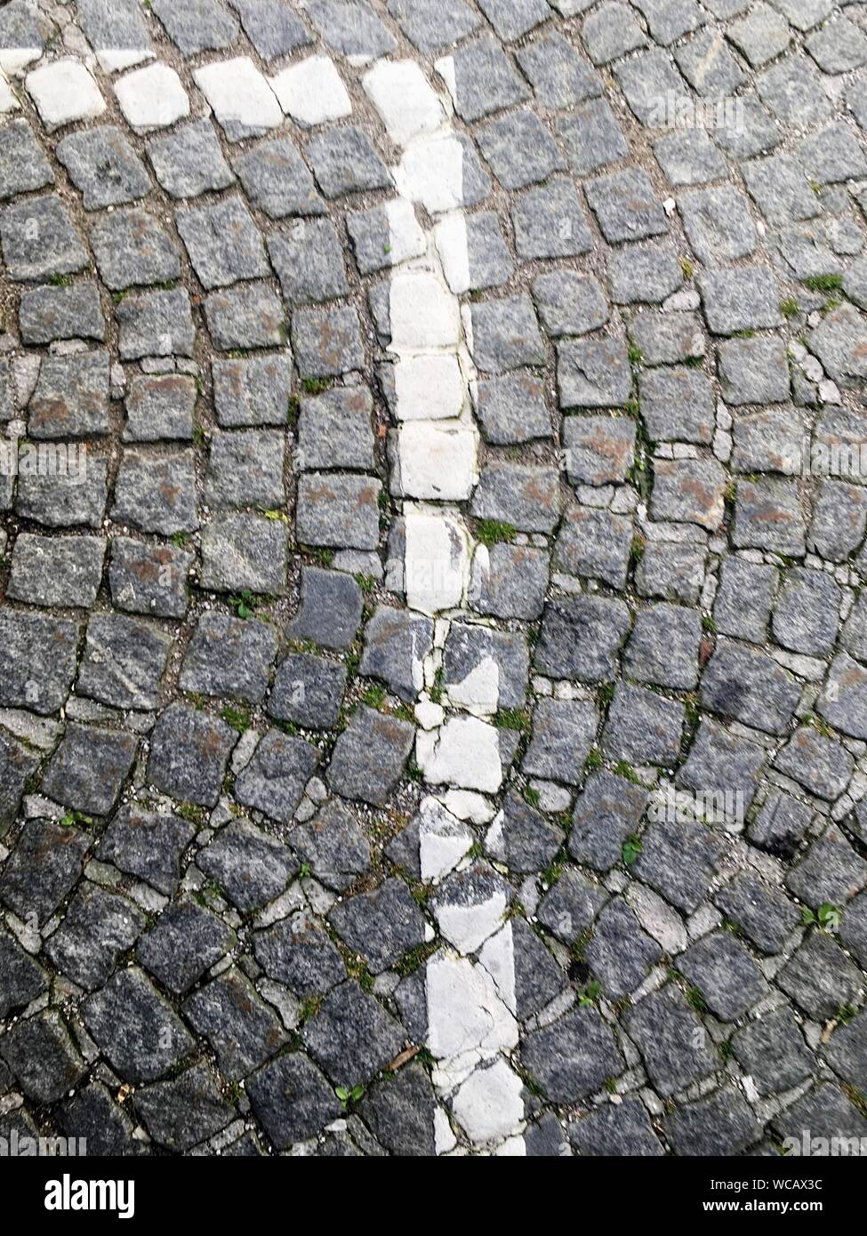 Strasse mit kopfsteinpflaster -Fotos und -Bildmaterial in hoher ...