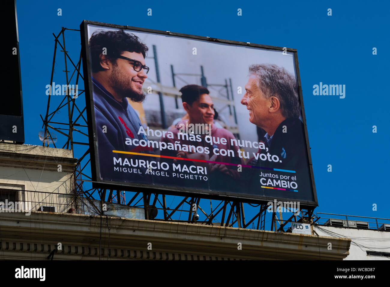 Buenos Aires, Argentinien. August 19, 2019. Politische Partei Zeichen ab 2019 presidencial Wahlen in Argentinien. (Gemeinsam für das Ändern - Ändern lassen Stockfoto