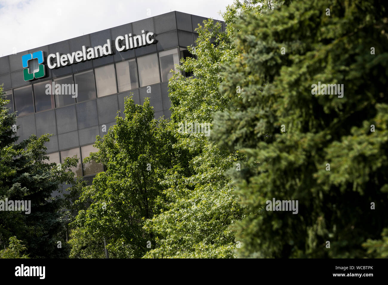 Ein logo Zeichen außerhalb einer Anlage von der Cleveland Clinic in Beachwood, Ohio besetzt am 11. August 2019. Stockfoto