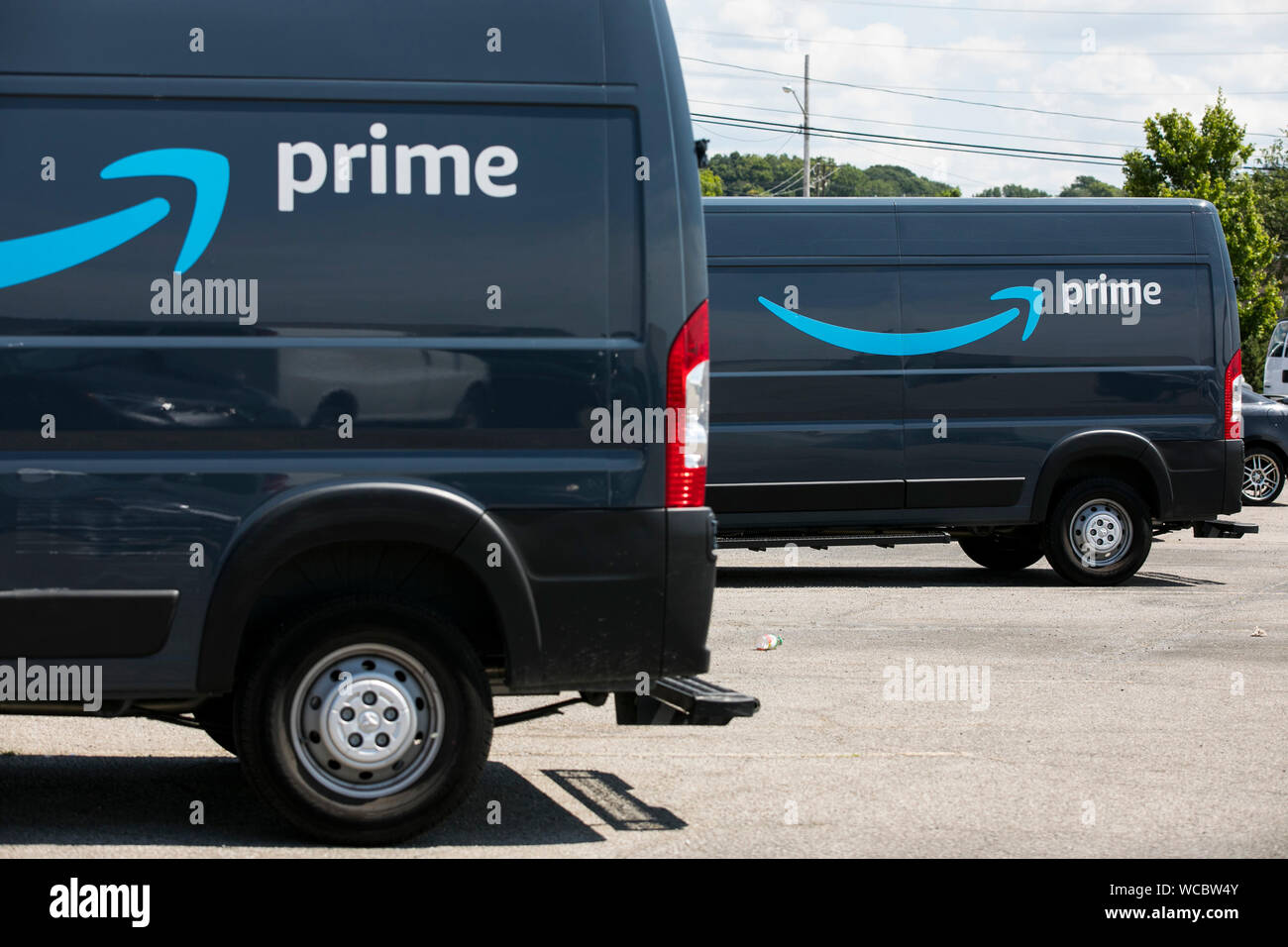 Amazon Prime Lieferung Fahrzeuge wie in Euklid, Ohio am August 11, 2019  gesehen Stockfotografie - Alamy