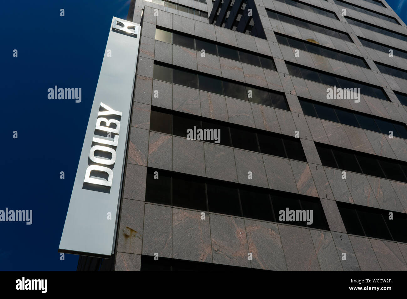 Dolby Laboratories unterzeichnen und Logo auf der Fassade der Hauptsitz am Südlich der Market (SOMA) Nachbarschaft Stockfoto
