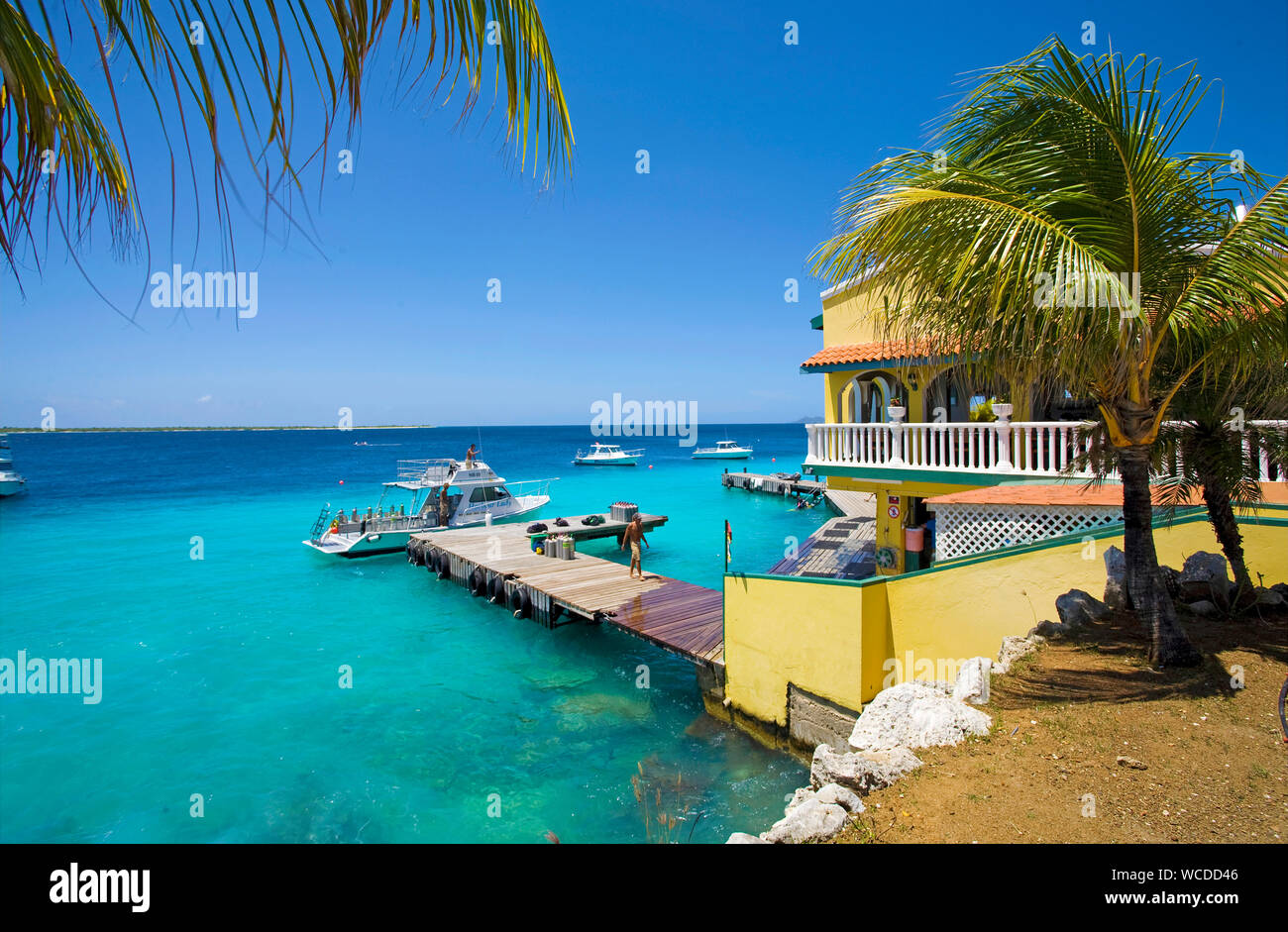 Am Pier der Buddy Dive Resort, beliebte Dive Resort auf Bonaire, Niederländische Antillen Stockfoto