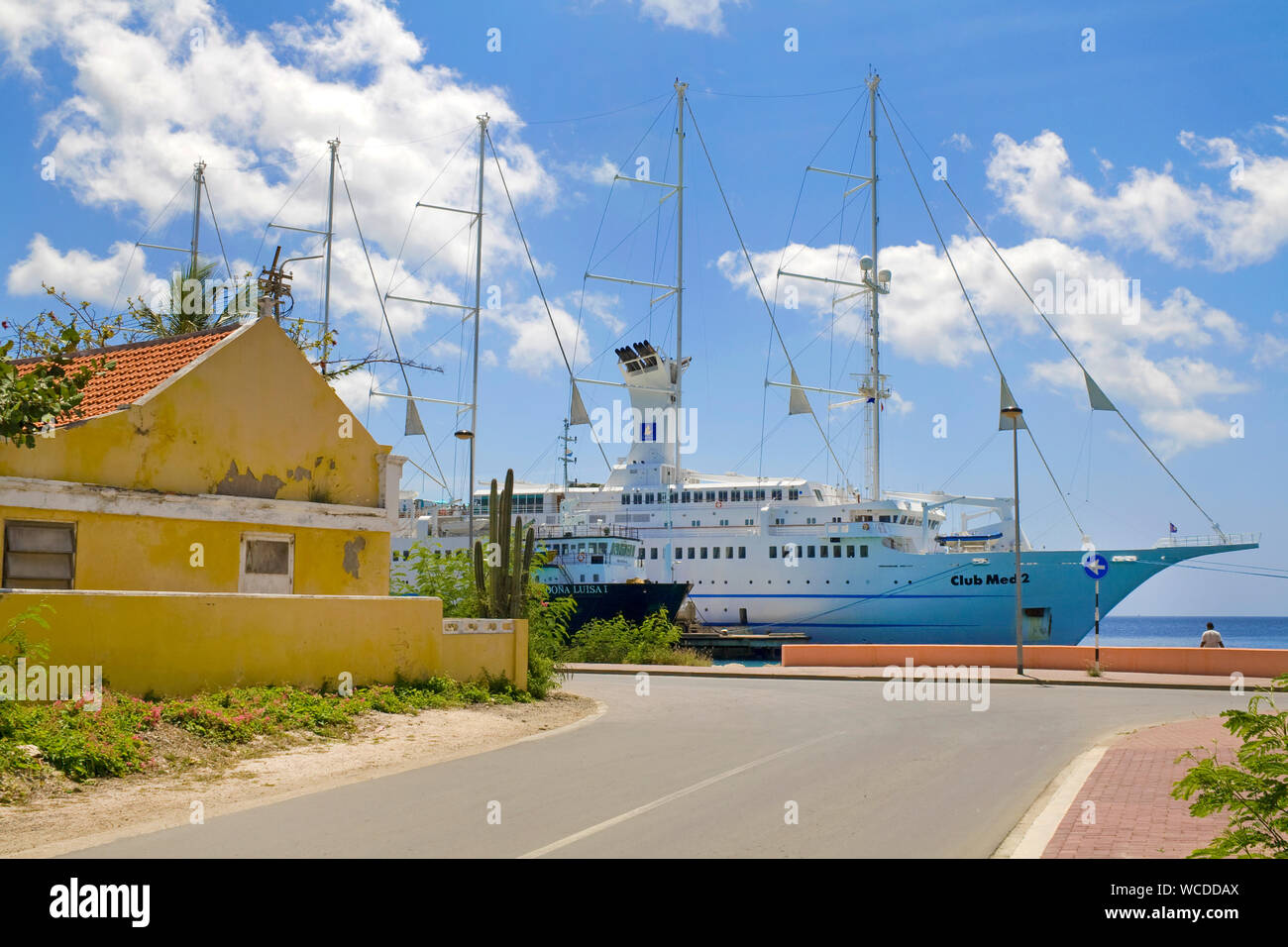 Kreuzfahrtschiff "Club Med 2" in Kralendijk, Bonaire, Niederländische Antillen Stockfoto